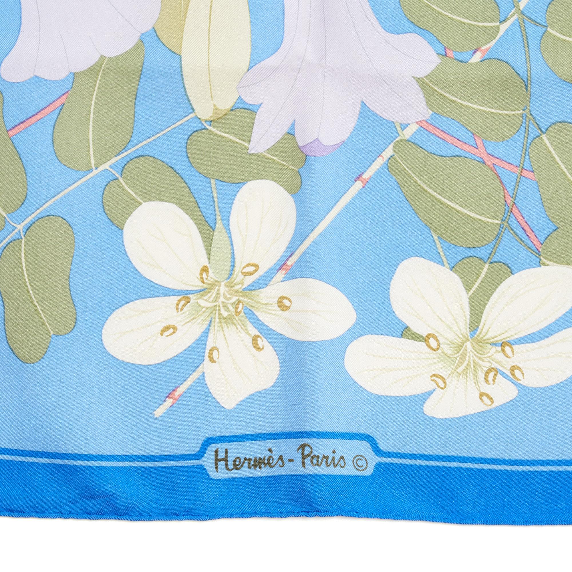 Women's or Men's Hermès 1985 Foulard Carré 90 Niki Goulandris Flora Graeca Blue Silk Scarf Hermes