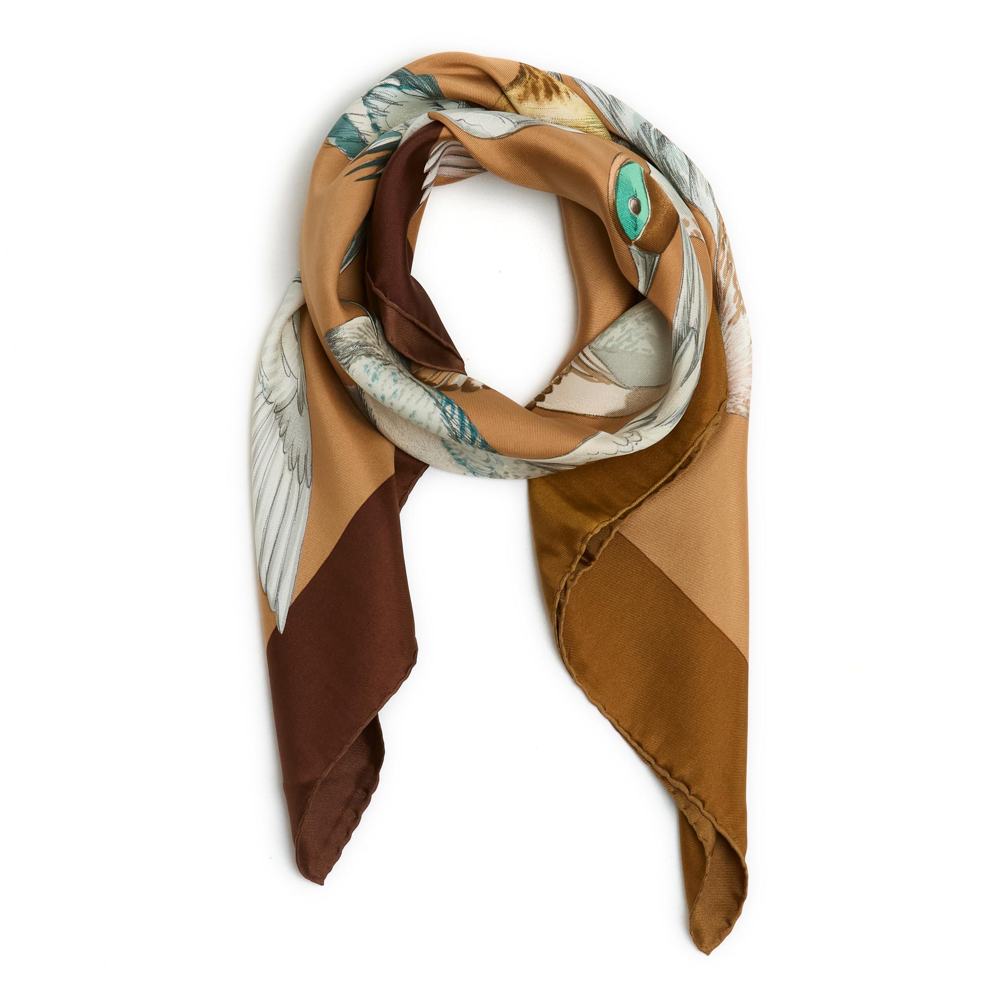 Hermès 1986 Foulard Soie Carre 90 Sauvagine en Vol Brown Silk Twill Scarf Hermes In condizioni buone in vendita a PARIS, FR