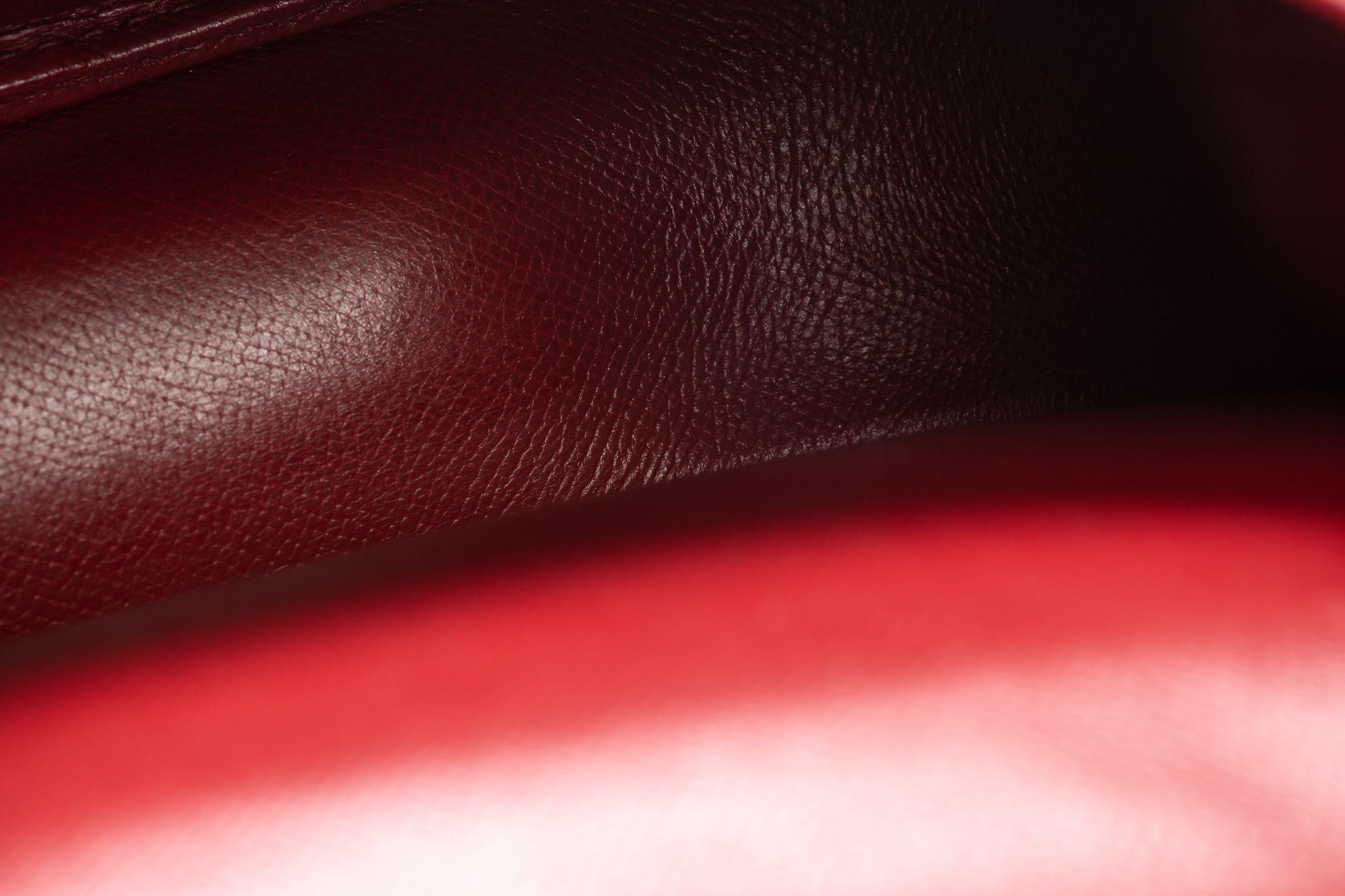HERMÈS 1989 Sac DUFFLE Rouge H For Sale 5