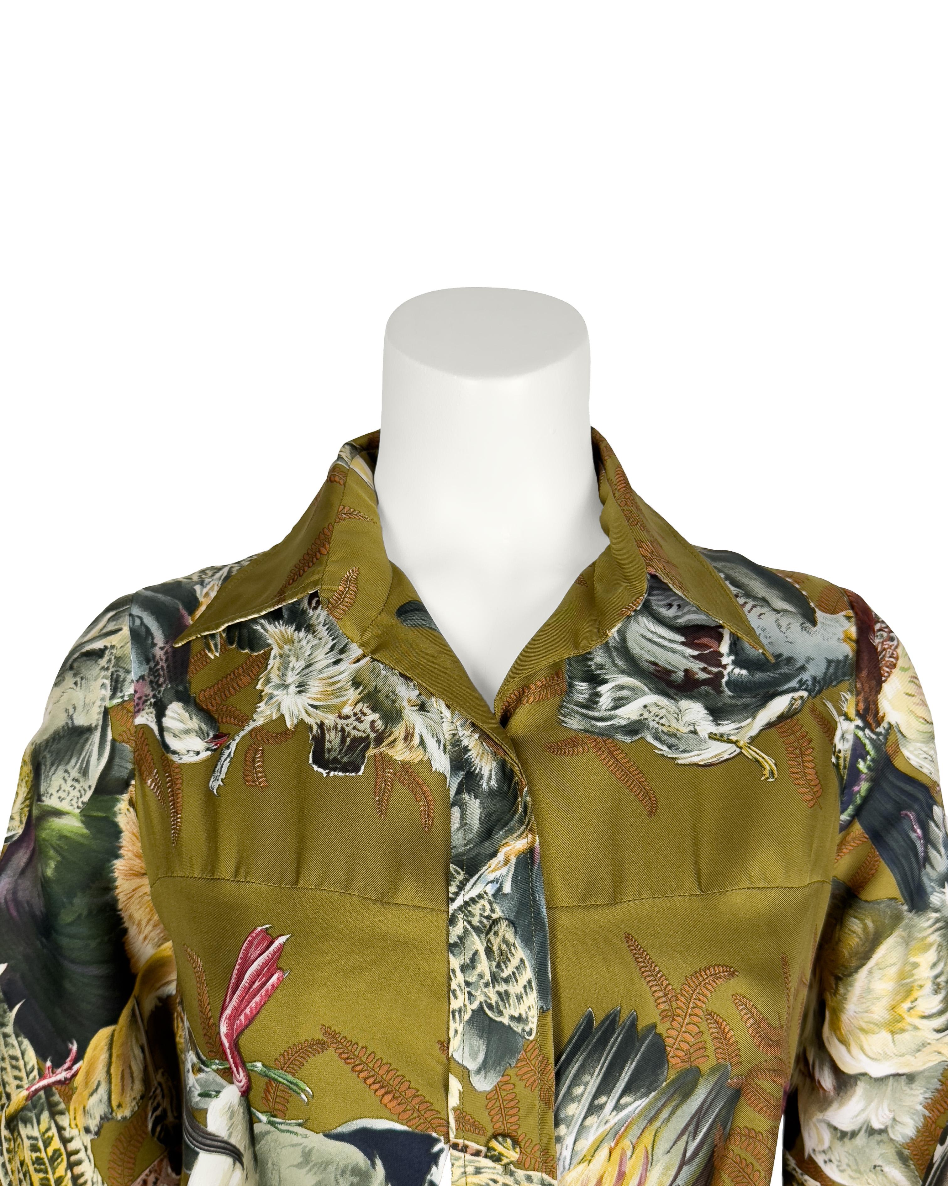 Hermes 1990's H. de Linares  Silk Shirtdress Gibiers Pattern In Good Condition For Sale In Toronto, Ontario