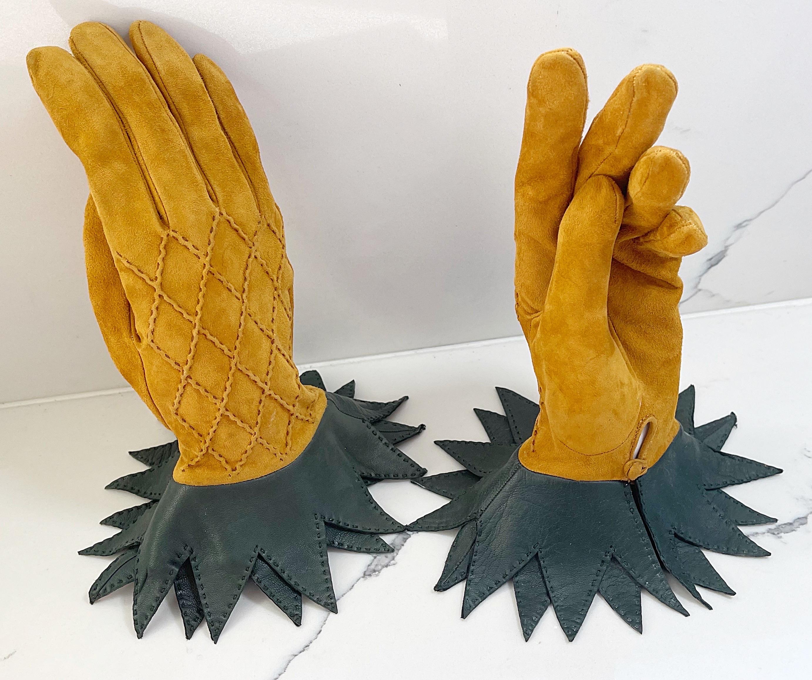 Hermès 1990s Vintage Pineapple Novelty Suede Leather Size 7.5 90s Gloves For Sale 3