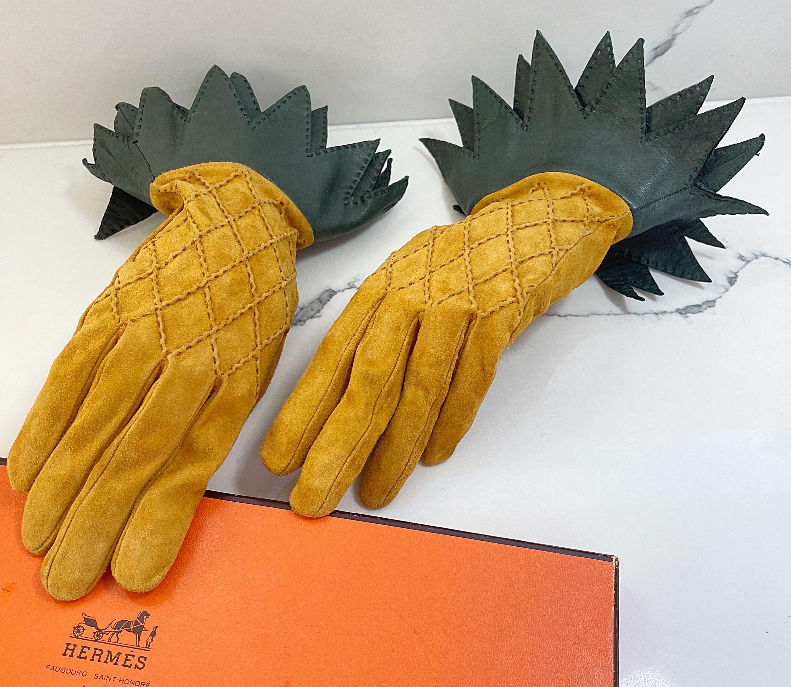 Hermès 1990s Vintage Pineapple Novelty Suede Leather Size 7.5 90s Gloves For Sale 4