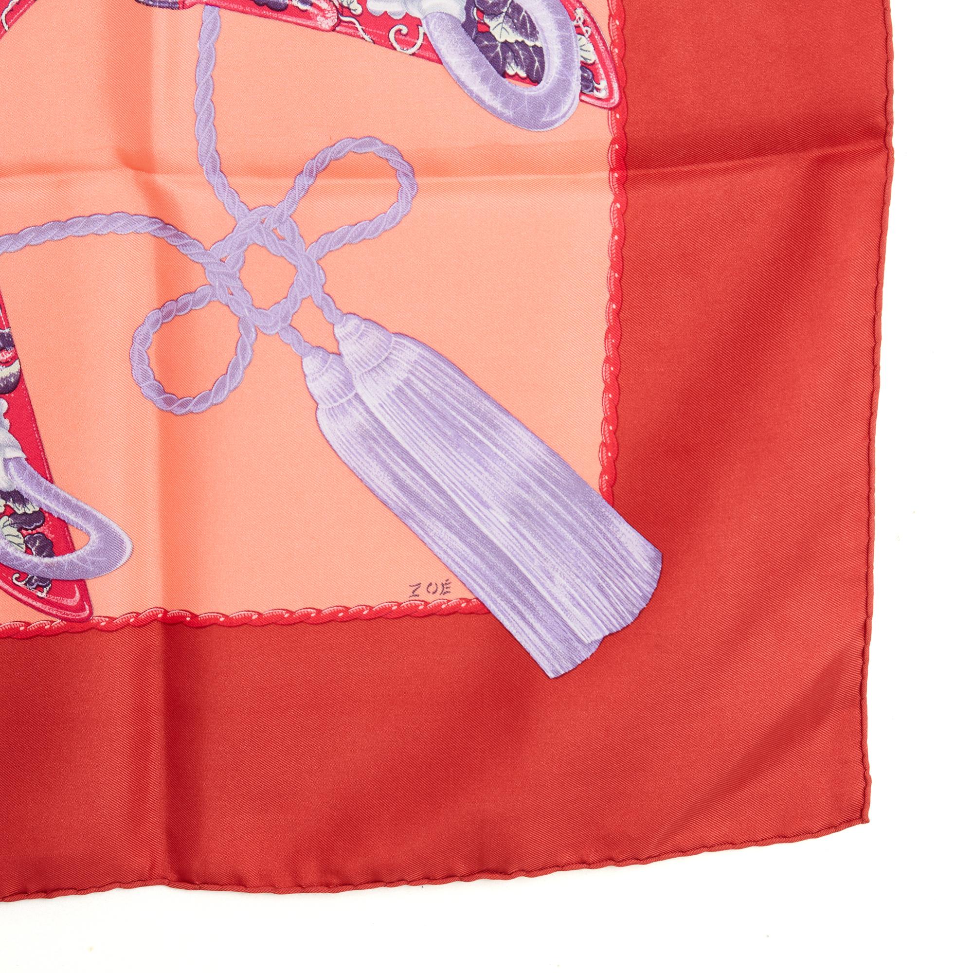 Hermès 1991 Foulard Carré 90 Samourai Rouge Corail Soie Foulard Hermès Bon état - En vente à PARIS, FR