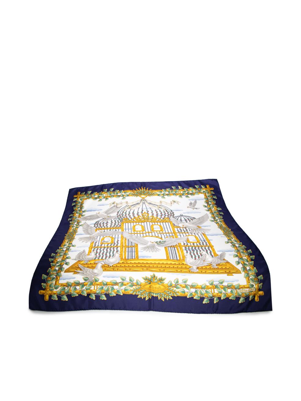 Hermès 1995 Silk Envol Doves Of Peace United Nations Edition Scarf In New Condition In London, GB