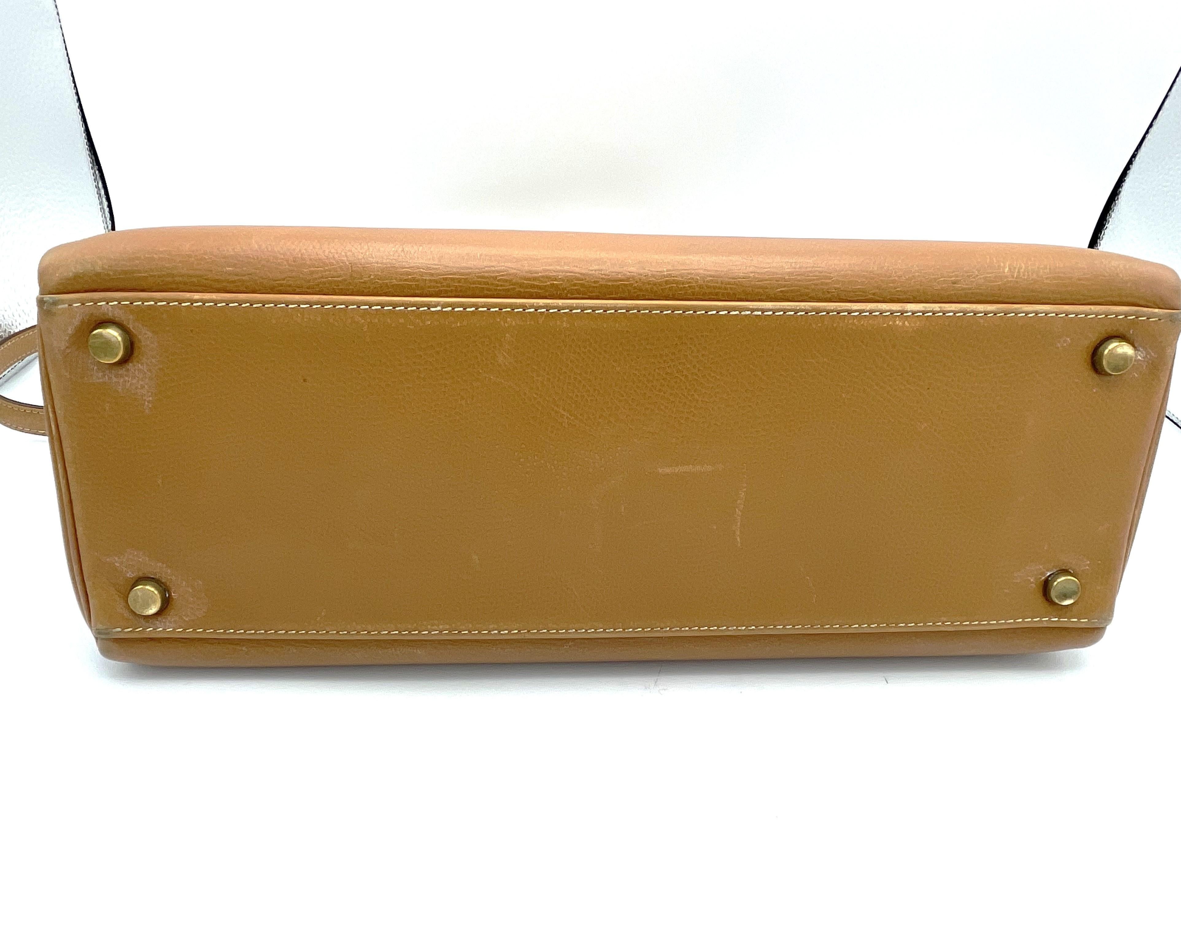 HERMÉS 2 way Kelly bag, Retourne,  32cm, Courchevel  Leather gold, 1982 - L   For Sale 3
