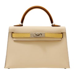 Hermès - Mini sac Epsom Kelly Craie 20 cm en or jaune et palladium, édition spéciale