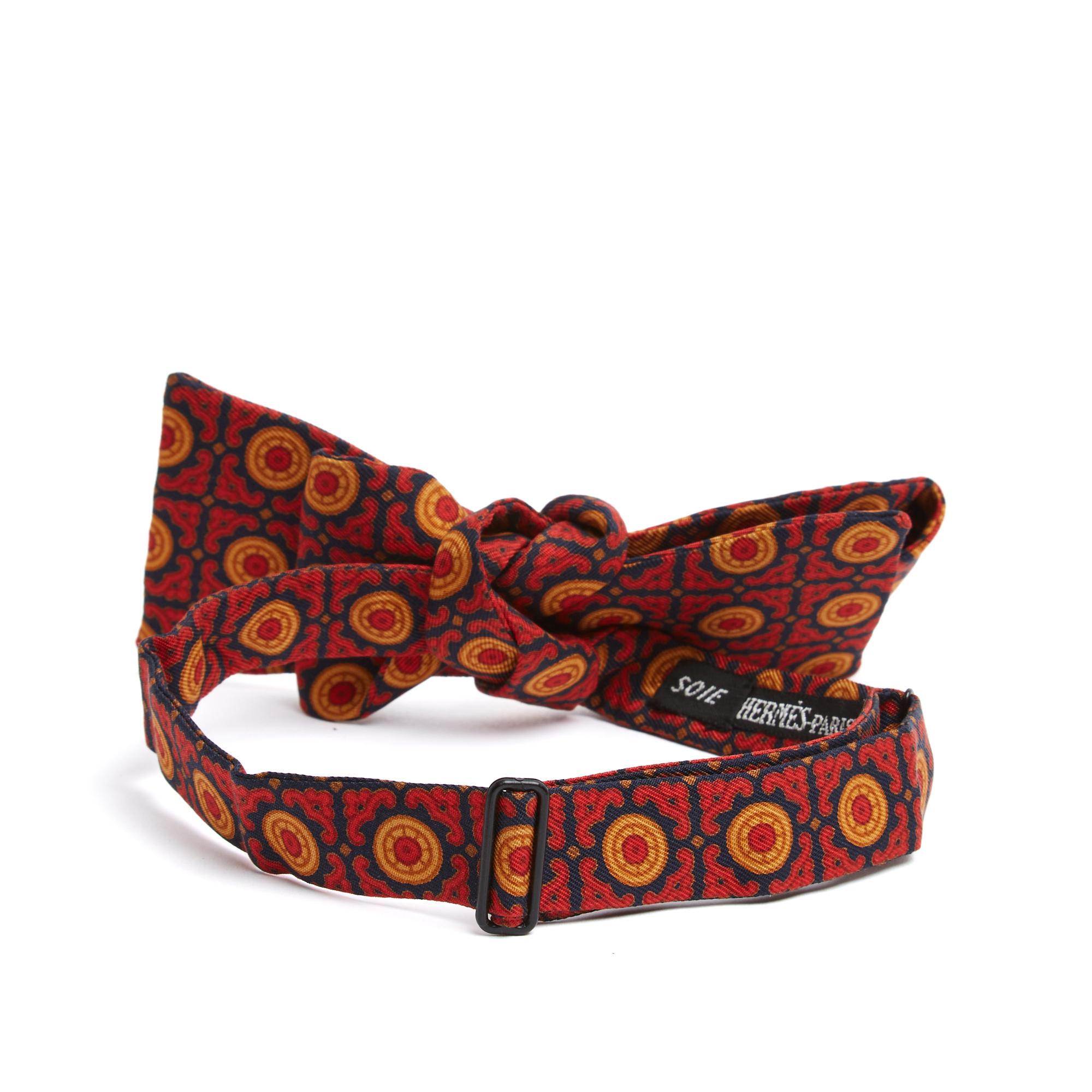 Hermès 2000 Noeud Papillon TU Margiela Red Silk Twill Adjustable Bow Tie Hermes In Excellent Condition For Sale In PARIS, FR