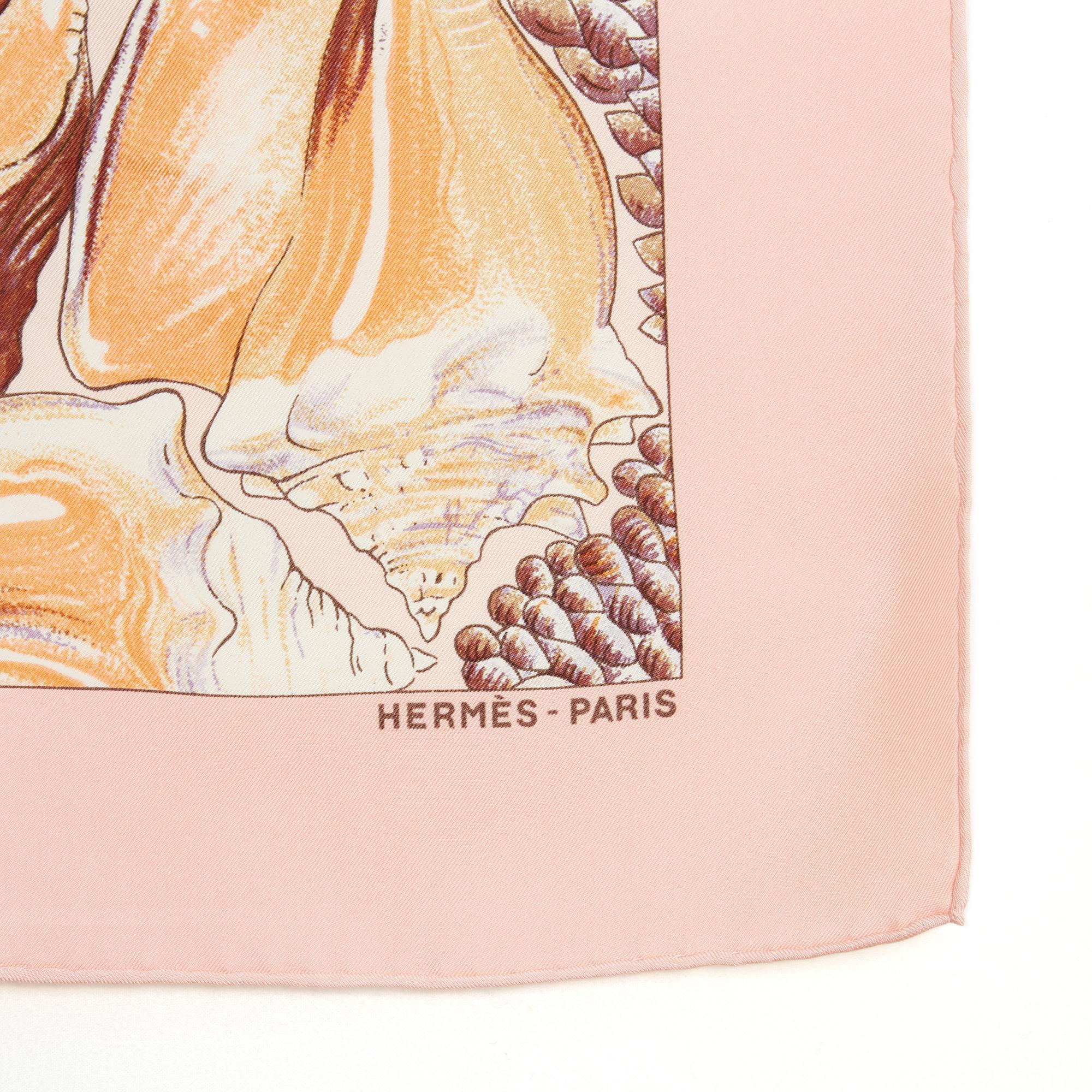 Hermès 2003 Foulard Carré 90 Rocailles II Beige Silk Twill Scarf Carre Hermes im Zustand „Hervorragend“ im Angebot in PARIS, FR