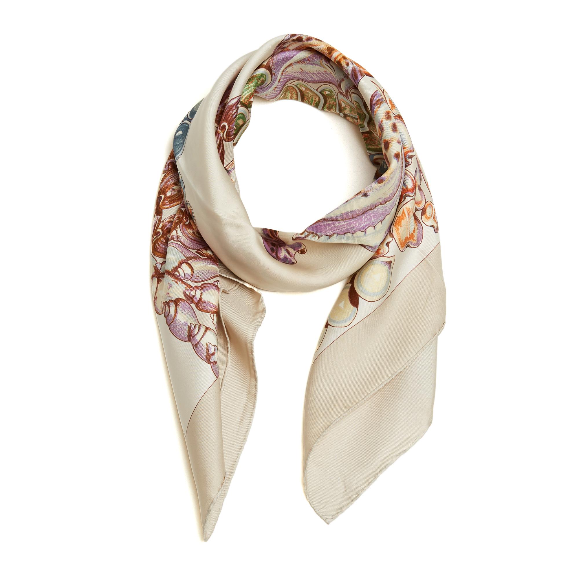 Hermès 2003 Foulard Carré 90 Rocailles II Beige Silk Twill Scarf Carre Hermes Unisexe en vente