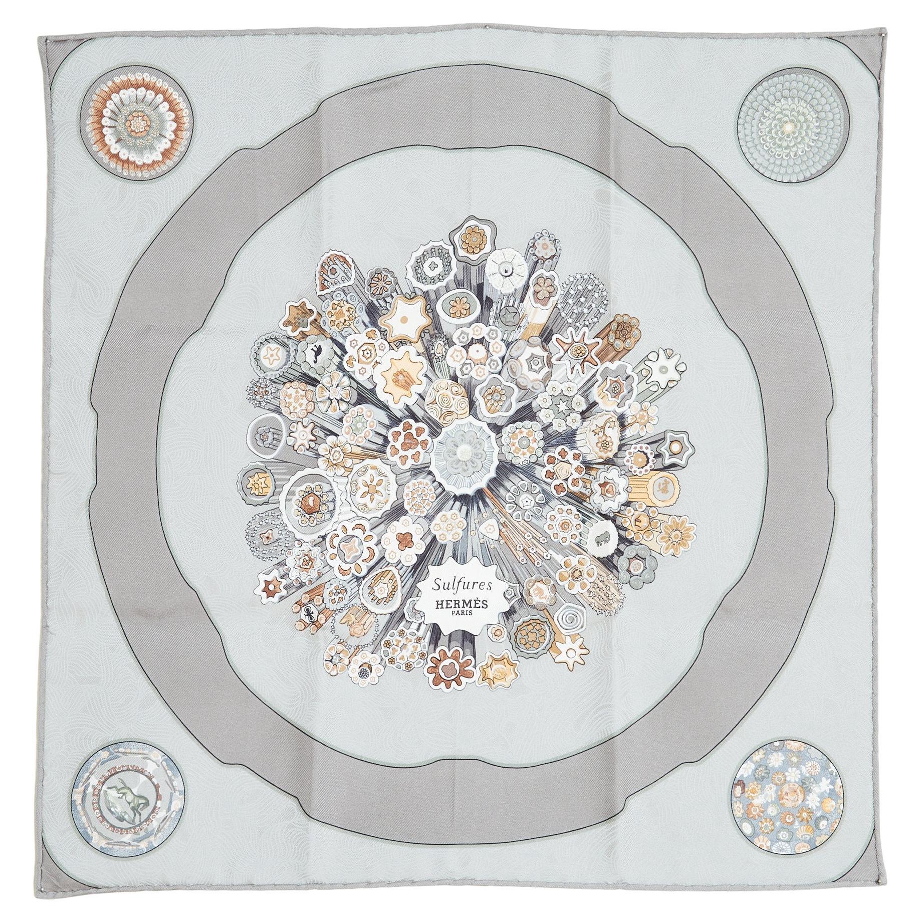 Sciarpa Hermès 2009 Carré 45 Gavroche Sulfures Silk Twill Carre 45 Hermès in vendita