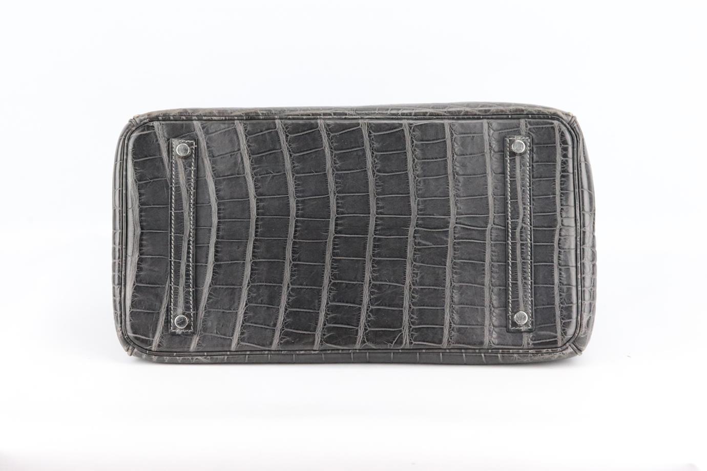 Hermès 2010 Birkin 35cm Matte Alligator Mississippiensis Leather Bag For Sale 2