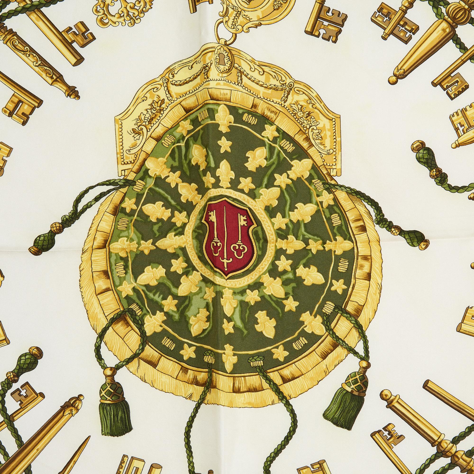 Beige Hermès 2010 Foulard Carré 90 Les Cles Ecru Borgogna Sciarpa di seta Carrs in vendita