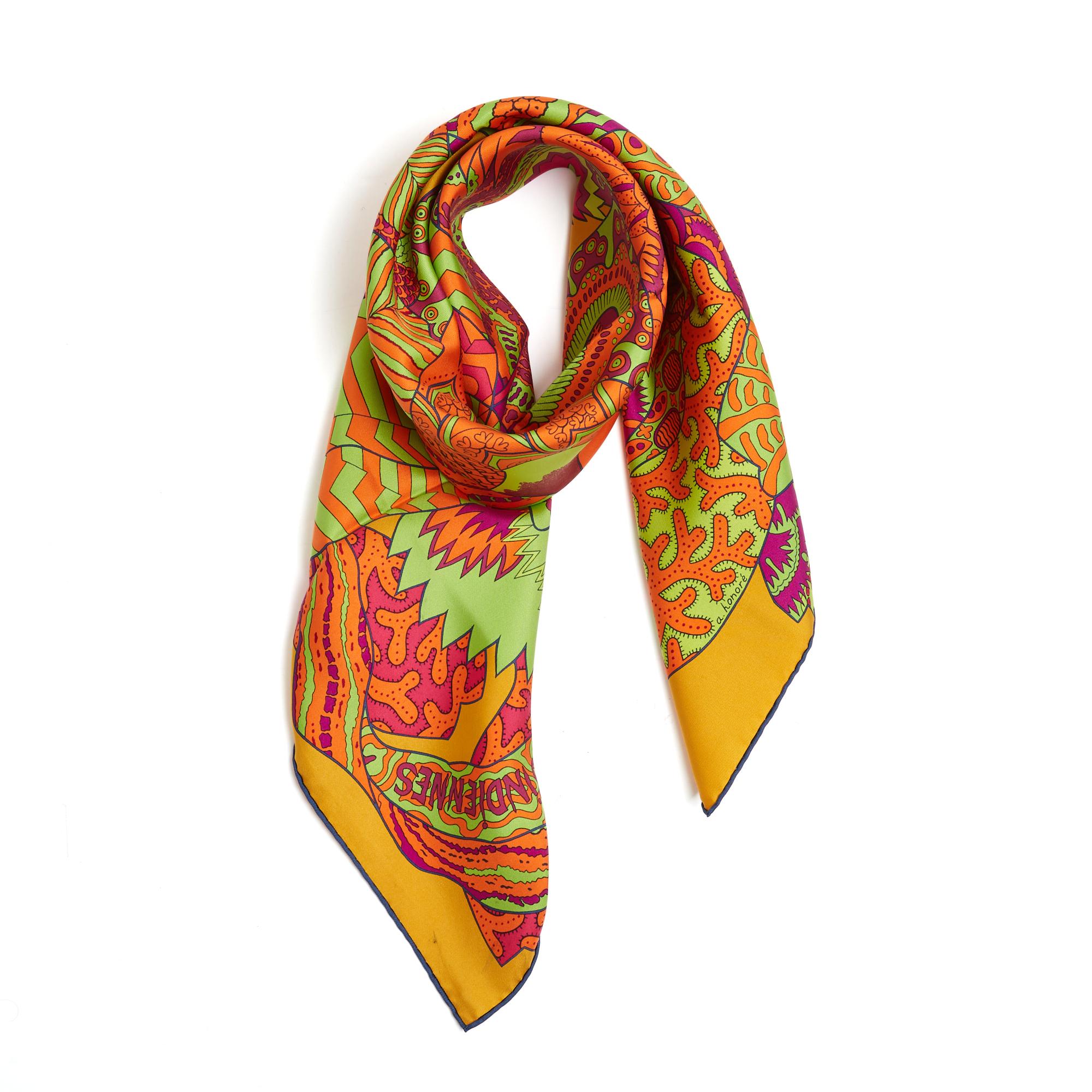 Hermès 2011 Foulard Carré 90 Fleurs d indienne Lime red blue Silk Scarf Hermes In Good Condition In PARIS, FR