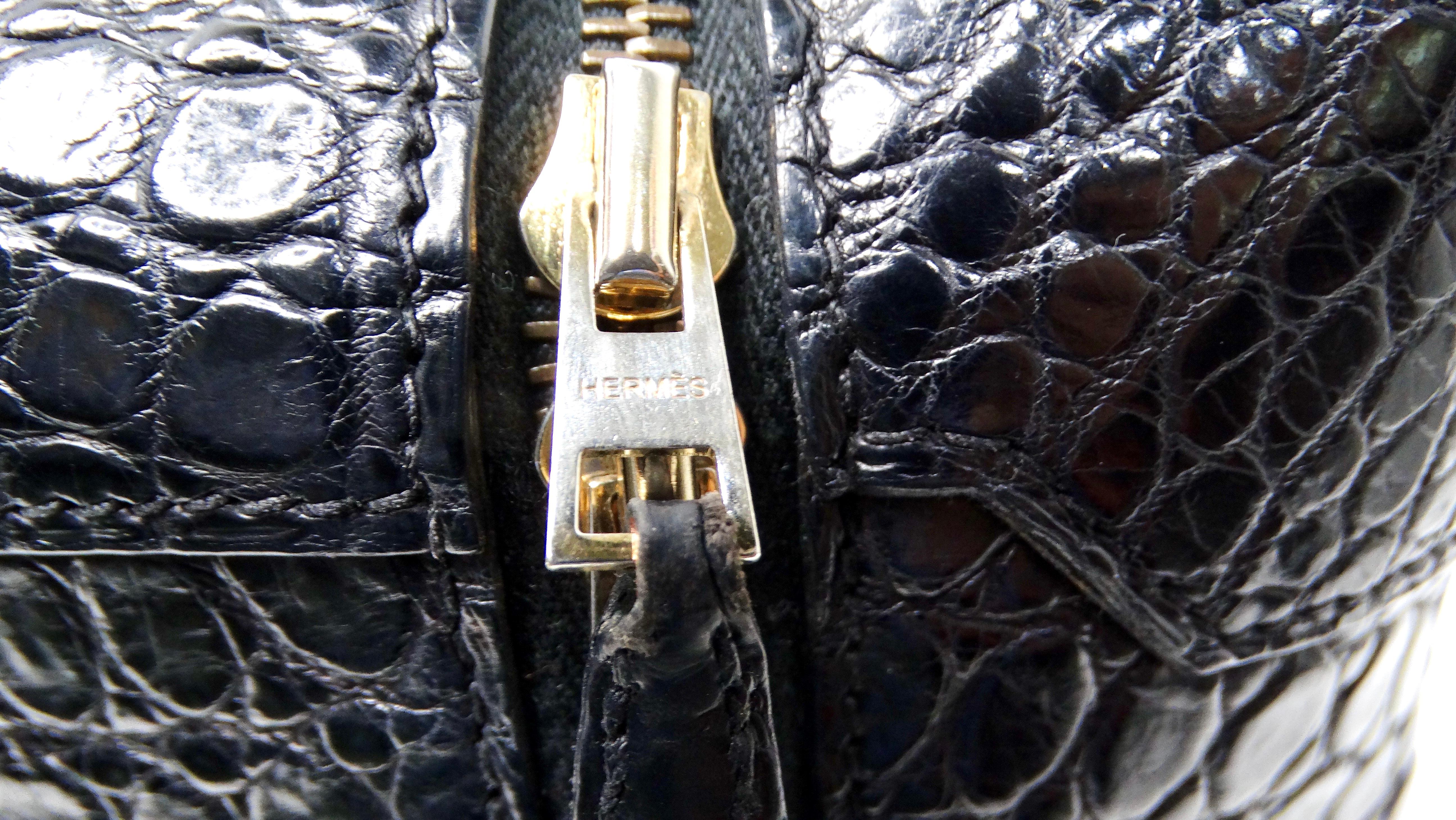 Hermes 2013 Black Mailbox Cube Q Square Porosus Crocodile Leather Handbag In Good Condition For Sale In Scottsdale, AZ