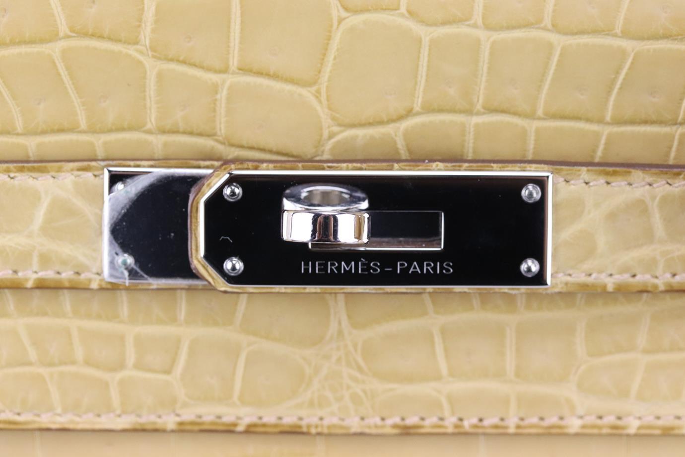 Hermès 2016 Kelly Retourne 35cm Matte Niloticus Crocodile Leather Bag For Sale 6