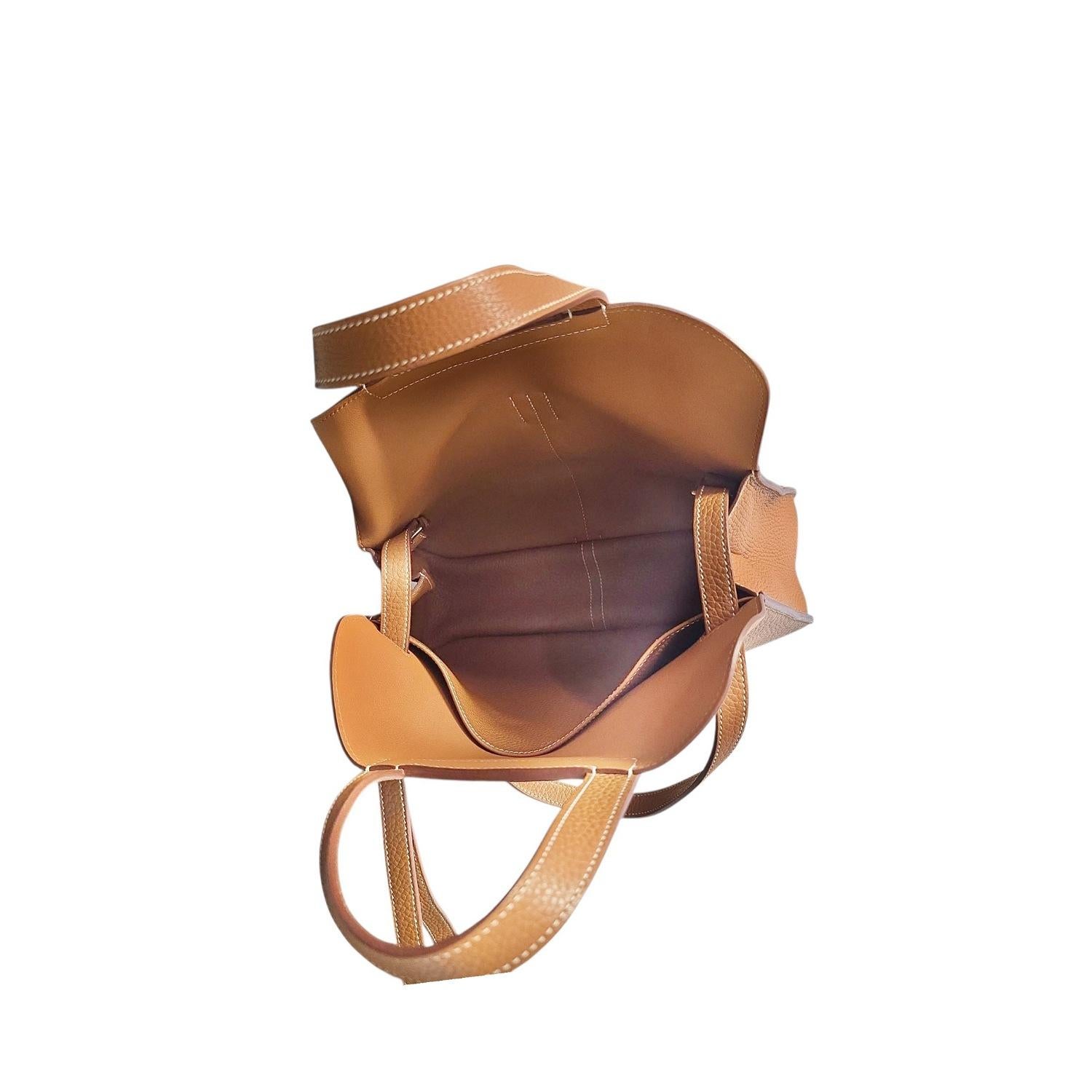 Hermes 2017 Gold Taurillion Clemence Halzan 31 Bag For Sale 4