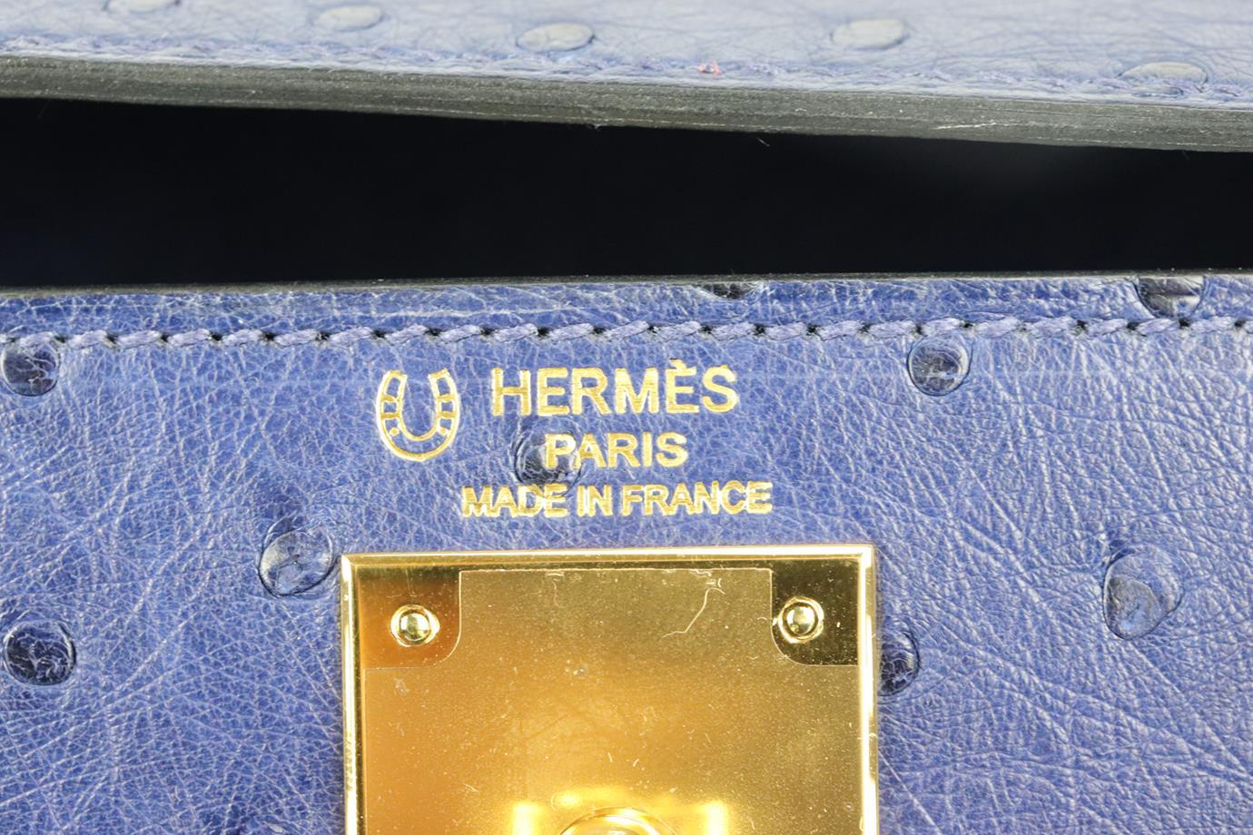 Hermès 2017 Special Order Kelly Sellier 28cm Sac en cuir d'autruche en vente 8