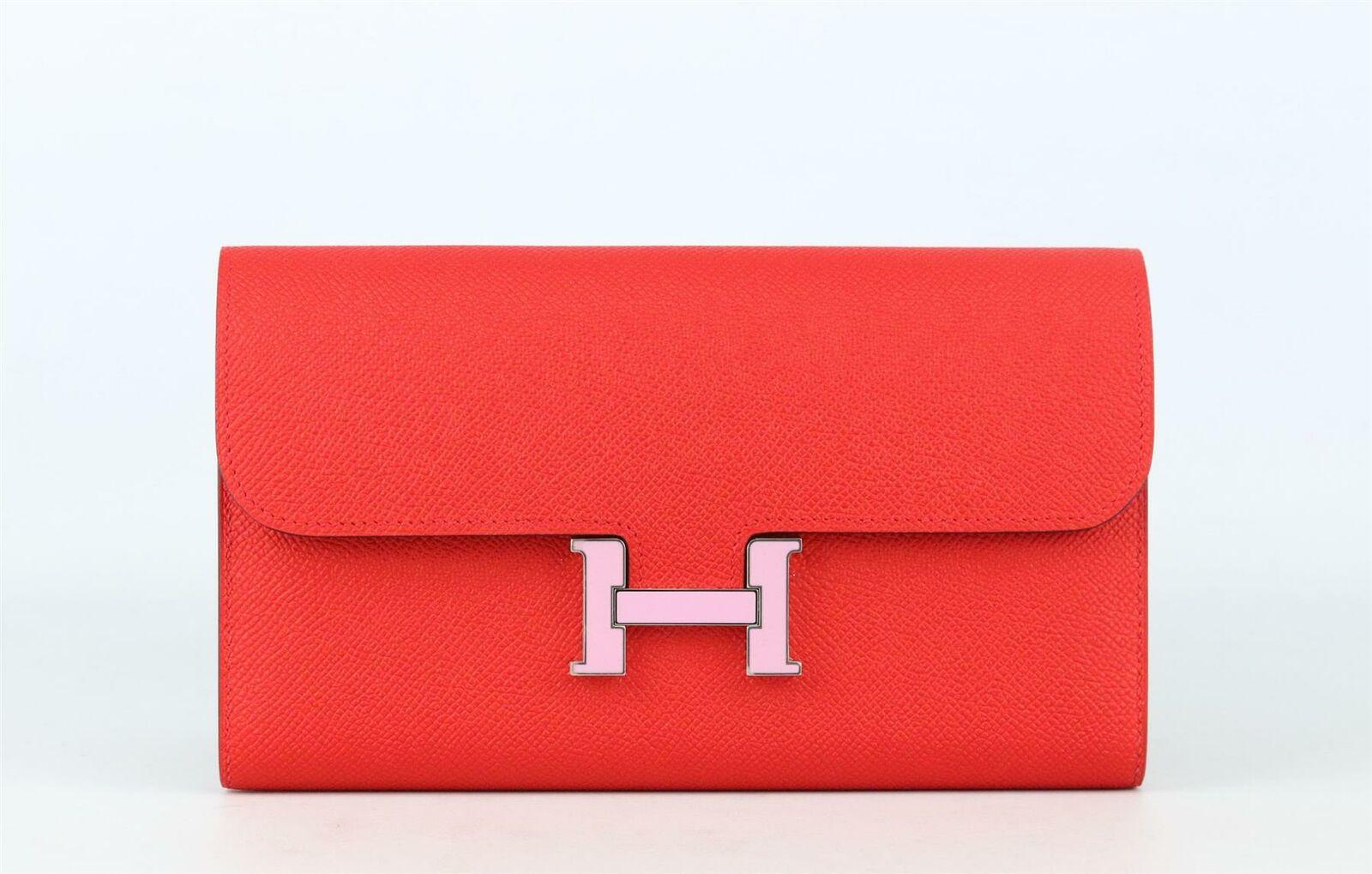 Made in France, this beautiful 2019 Hermès ‘Bearn Compact’ wallet has been made from textured Epsom leather exterior in ‘Rouge de Coeur’ and soft leather interior, it is decorated with the iconic ‘H’-clasp is made from palladium hardware and enamel