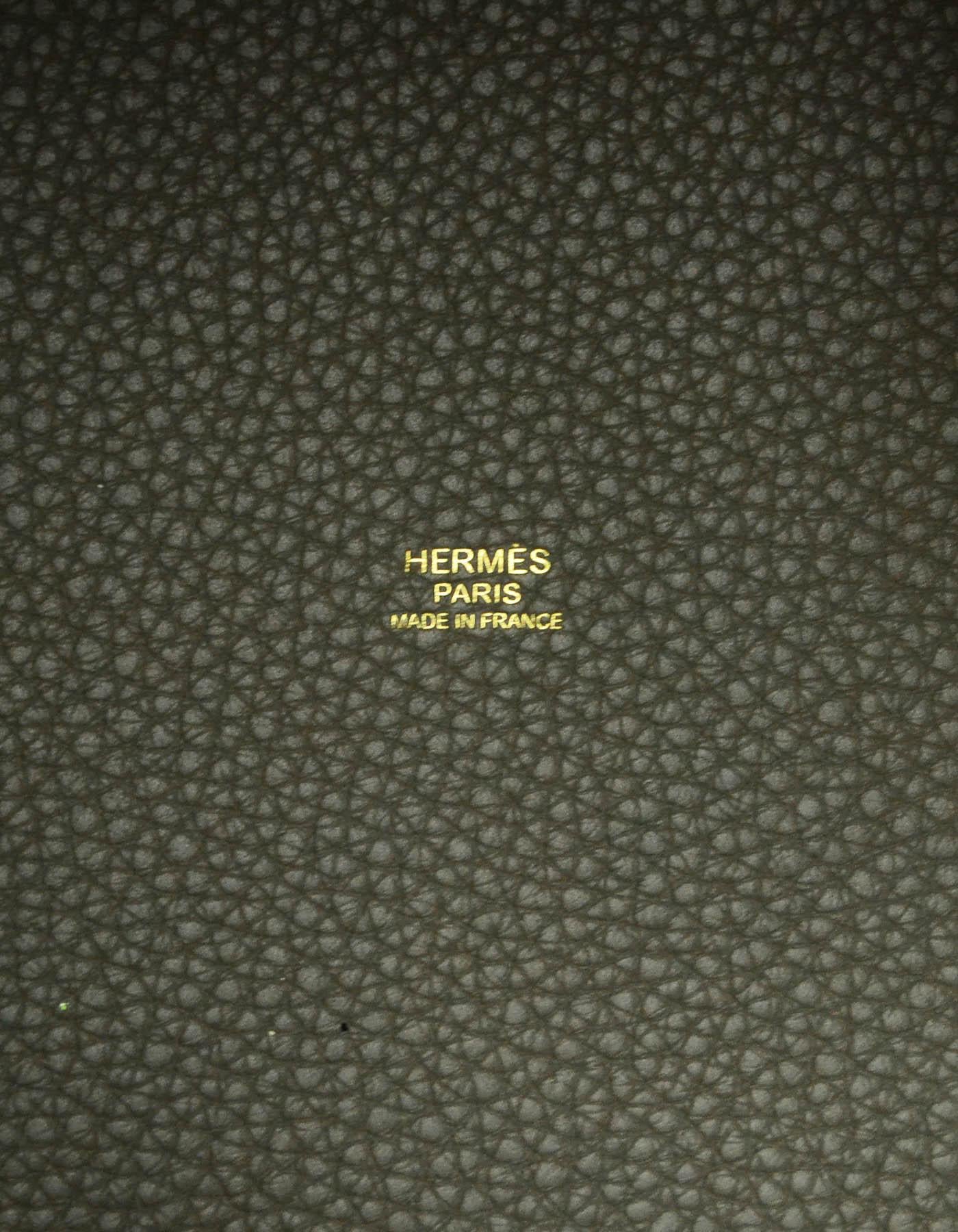 Hermes 2020 Etain Grey Taurillon Clemence Leather Picotin Lock 22 MM Bag In Excellent Condition In New York, NY