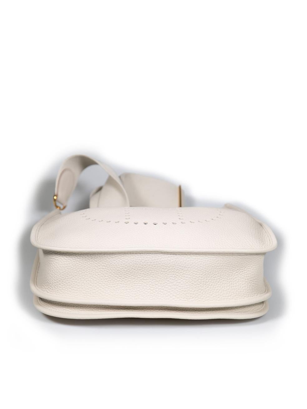 Hermès 2023 White Clemence Leather Evelyne III 29 Beton Crossbody Bag en vente 1