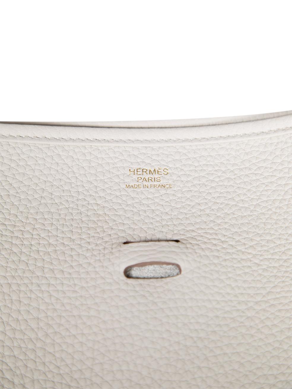 Hermès 2023 White Clemence Leather Evelyne III 29 Beton Crossbody Bag For Sale 3