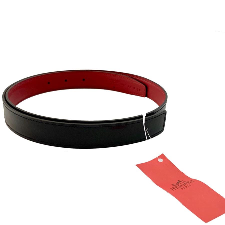 HERMES House accessory. Reversible HERMES belt leather in black box calfskin and garnet red swift calfskin. You can thus adapt your HERMES belt buckle to this leather.
Made in France.
The letter X corresponds to the year 2016. The leather comes from