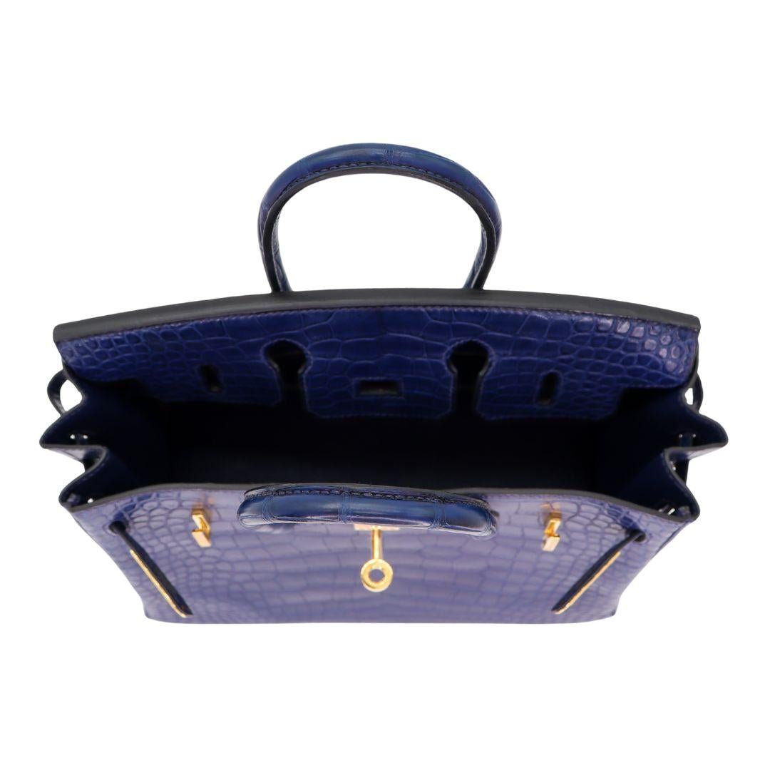 Hermès 25cm Birkin Bleu Saphir Matte Alligator Gold Hardware For Sale 2