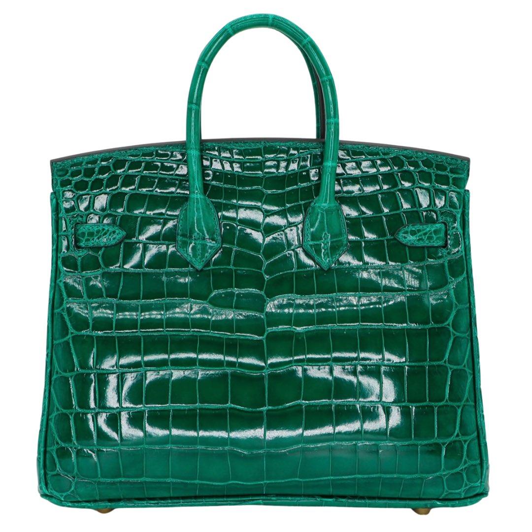 Bleu Hermès Birkin 25cm Emeraude Crocodile Niloticus brillant Ferrures en or en vente