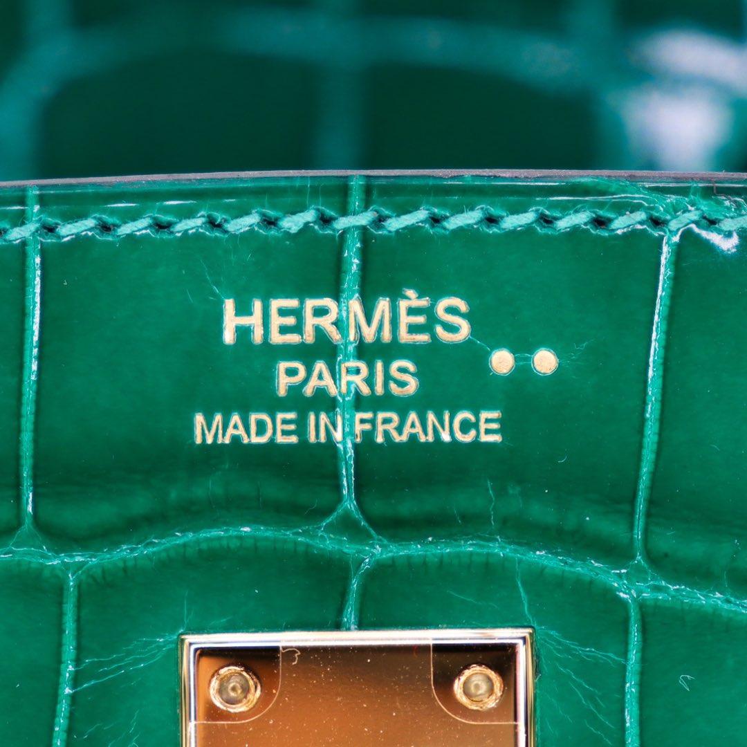 Hermès Birkin 25cm Emeraude Crocodile Niloticus brillant Ferrures en or en vente 1