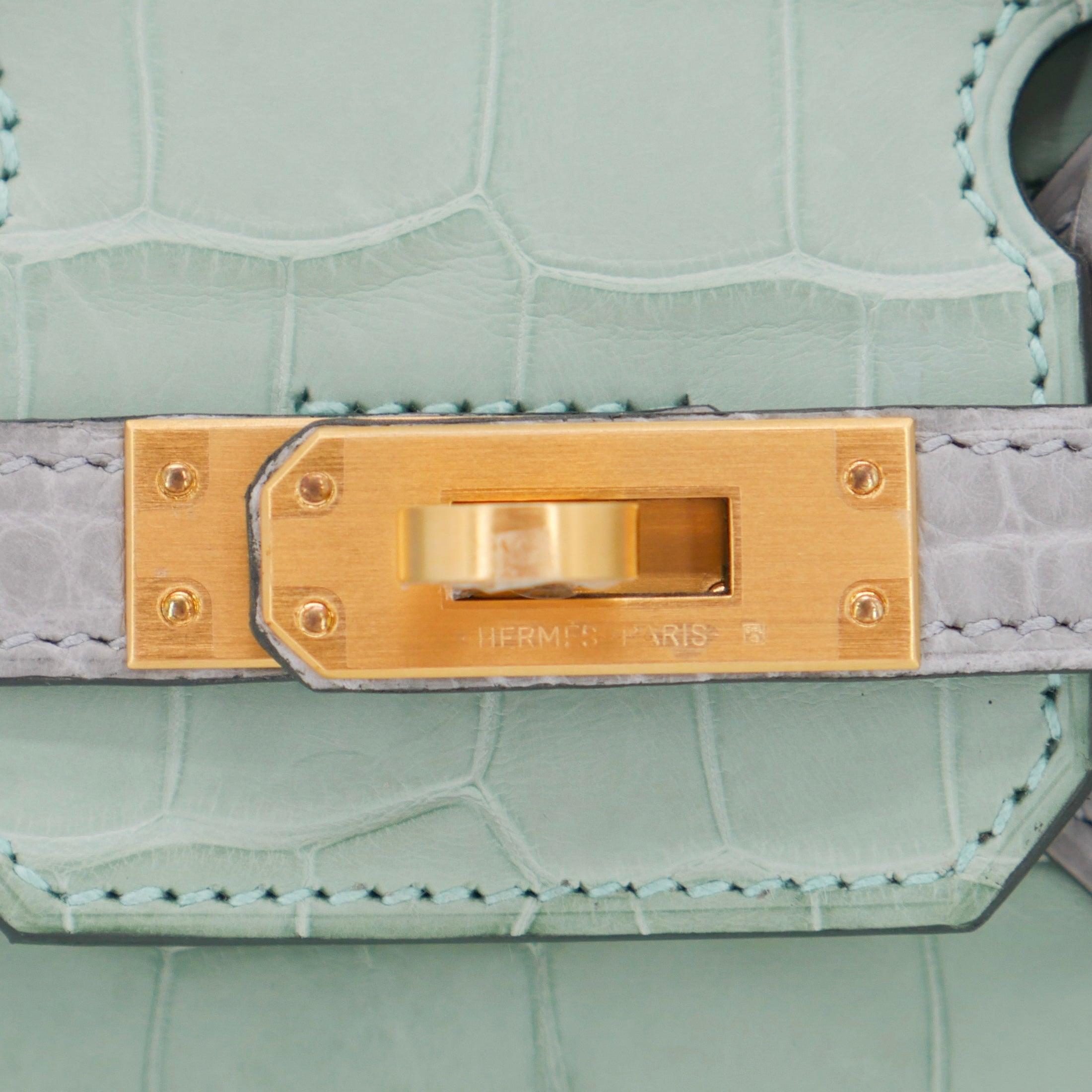 Hermès 25cm Birkin HSS Vert D'eau/Gris Perle Alligator Brushed Gold Hardware In New Condition For Sale In Santa Rosa Beach, FL
