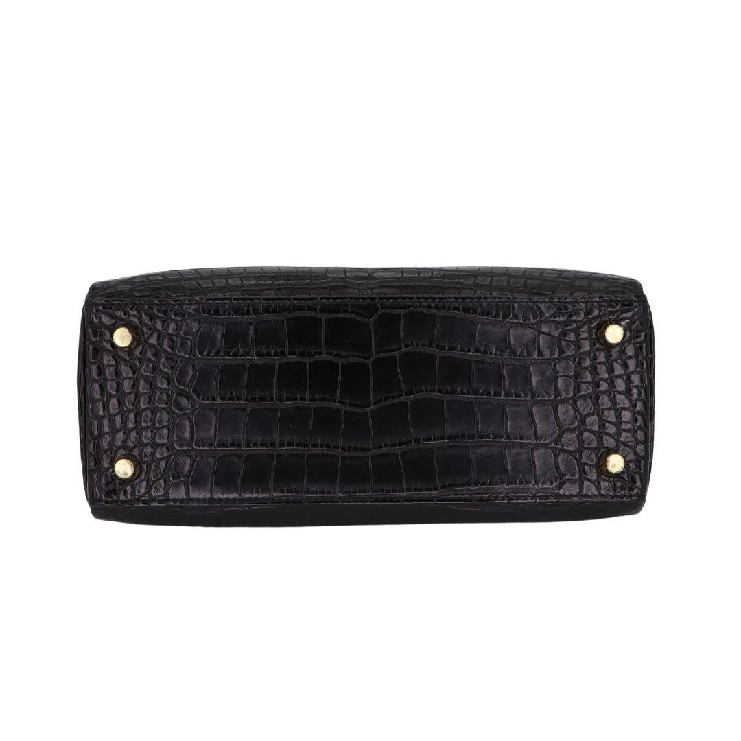 Women's Hermès 25cm Kelly Retourne Black Matte Alligator Gold Hardware For Sale
