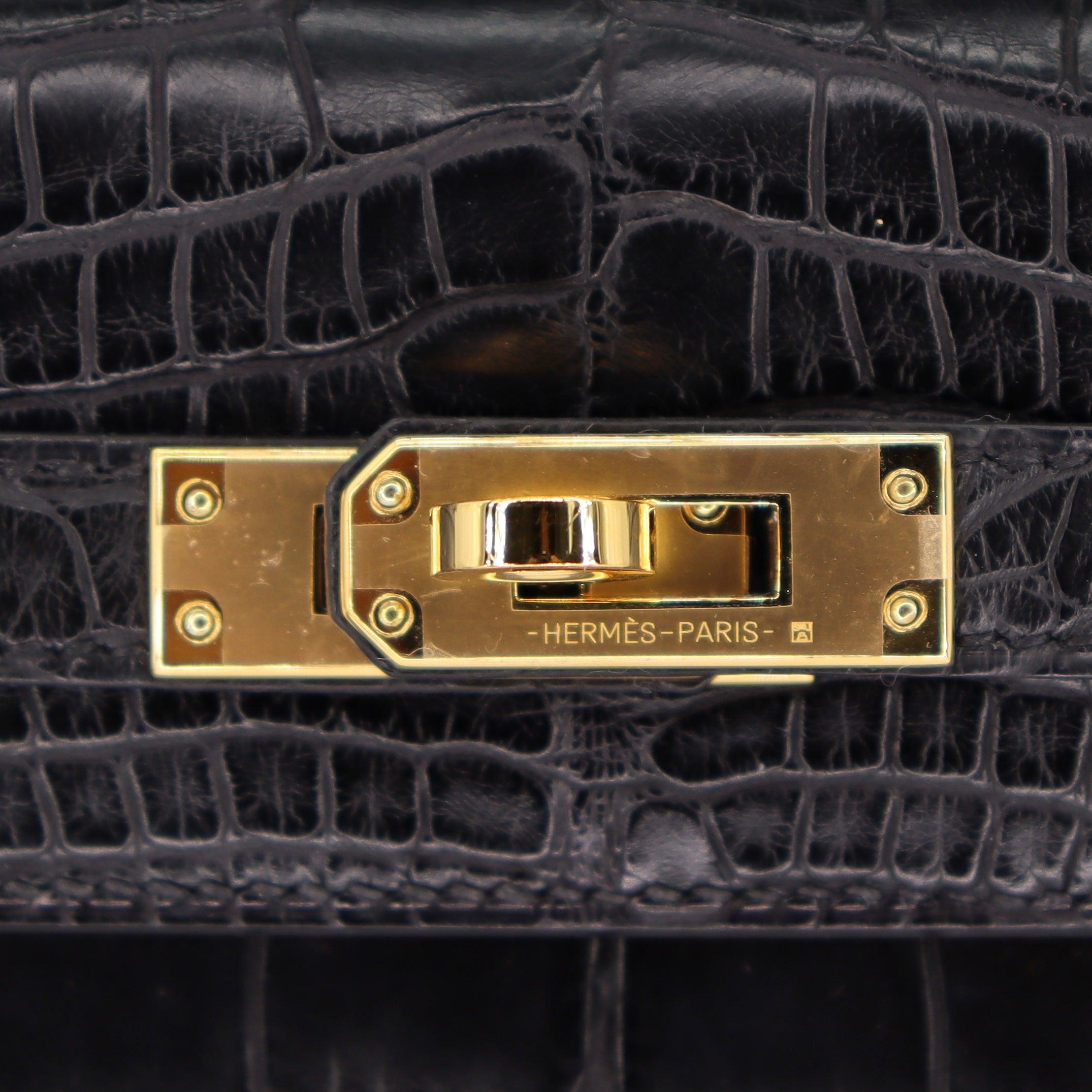 Hermès 25cm Kelly Retourne Black Matte Alligator Gold Hardware For Sale 1