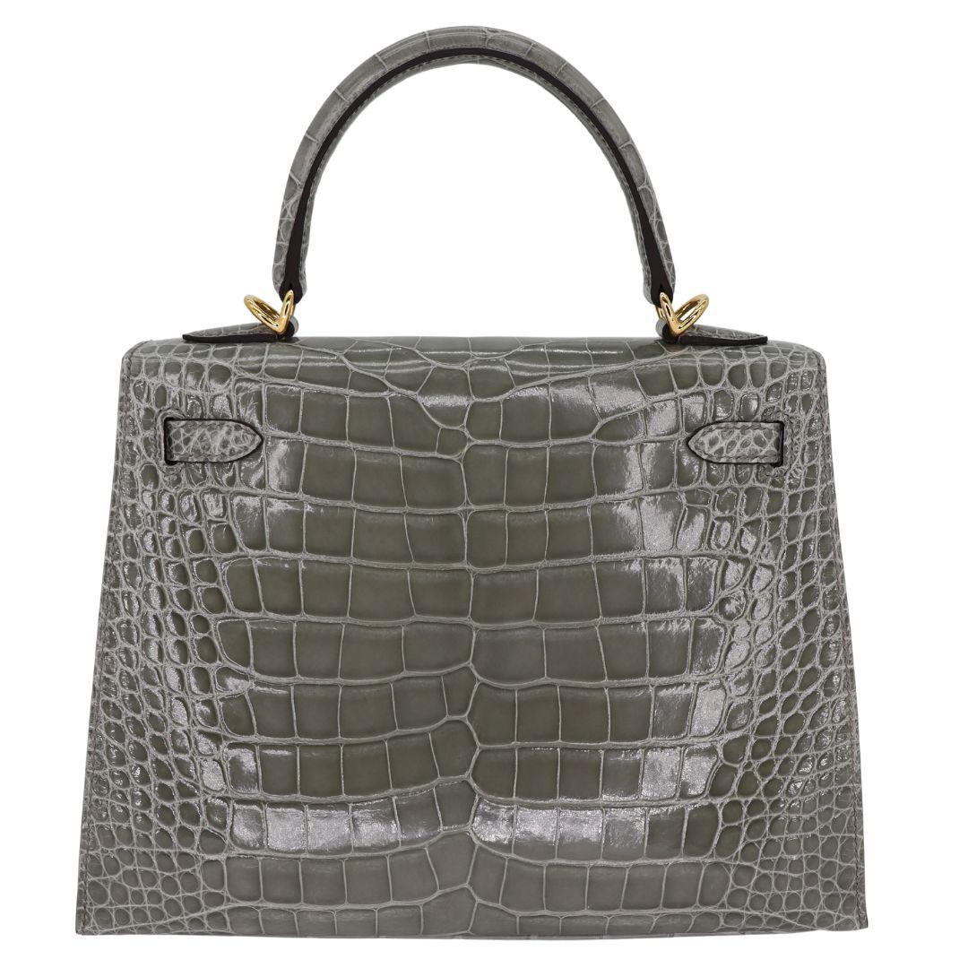 Hermès 25cm Kelly Sellier Gris Cement Shiny Alligator Gold Hardware In New Condition For Sale In Santa Rosa Beach, FL