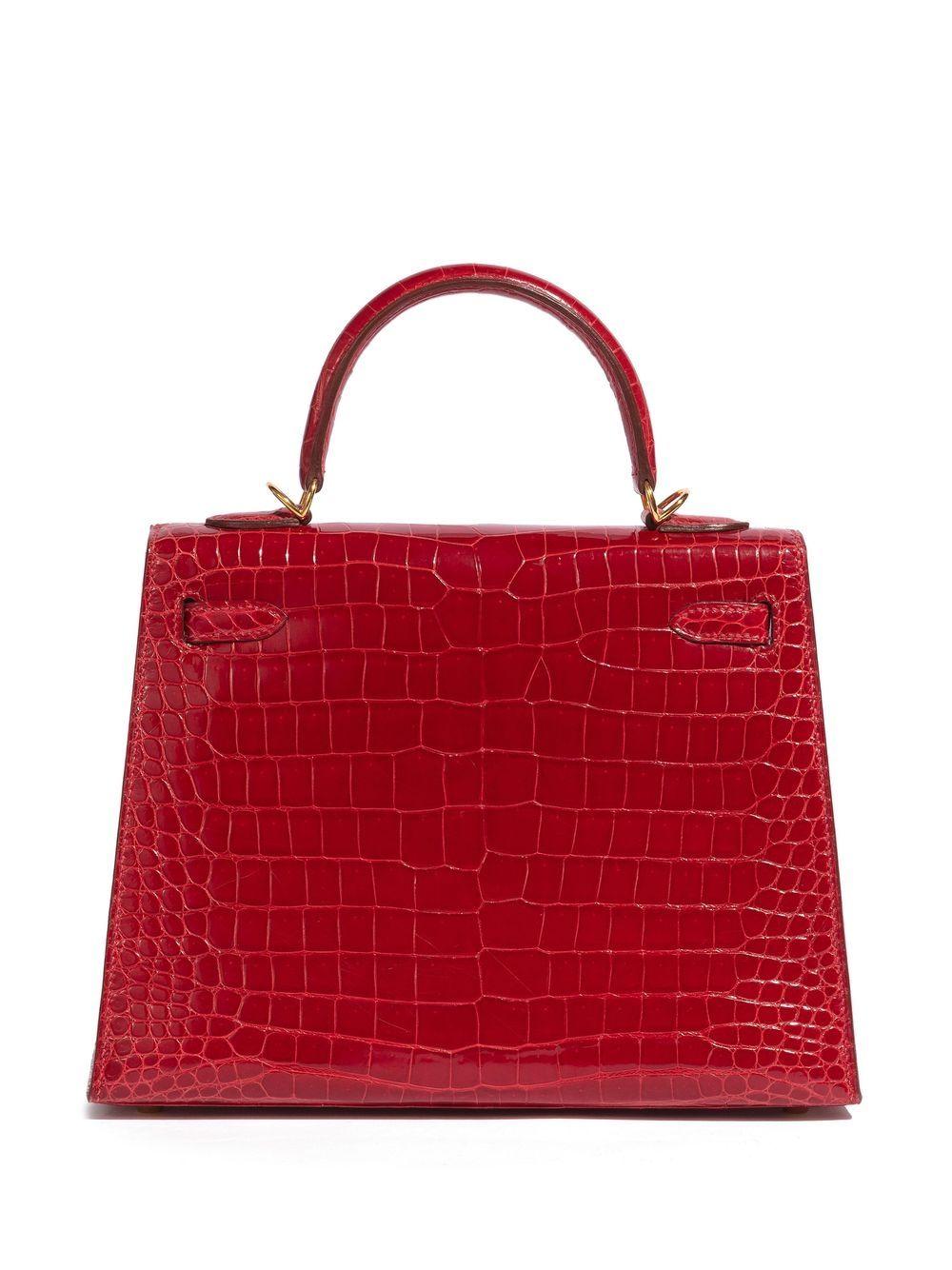 Hermès 25cm Shiny Niloticus Crocodile Kelly Bag with Gold Hardware In Excellent Condition In London, GB