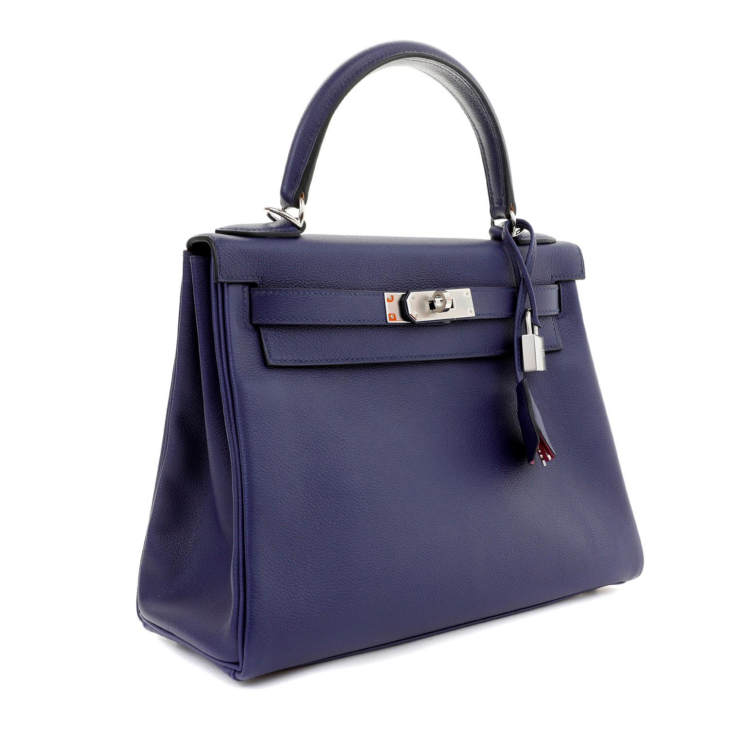 Bleu Hermès, 28 cm, bleu nuit, Epsom  Kelly Sellier avec intérieur violet en vente