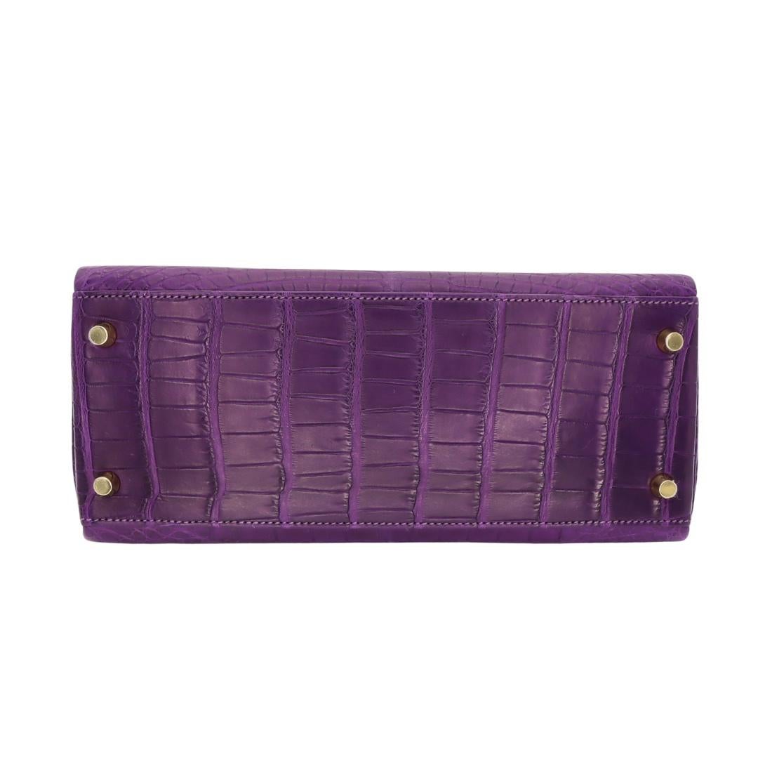 Hermès 28cm Kelly Retourne Amethyst Matte Alligator Gold Hardware In New Condition For Sale In Santa Rosa Beach, FL