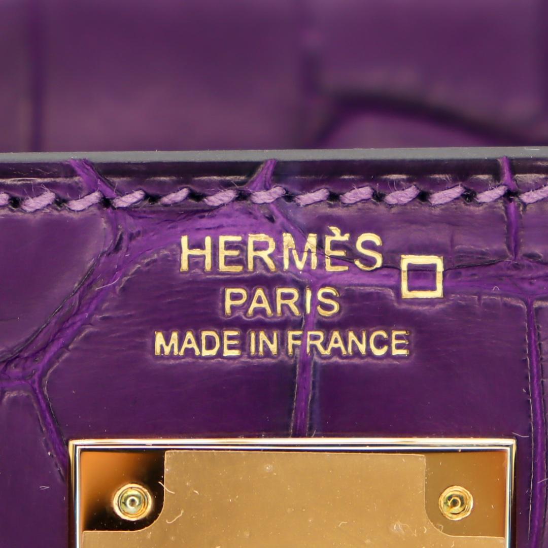 Hermès 28cm Kelly Retourne Amethyst Matte Alligator Gold Hardware For Sale 1