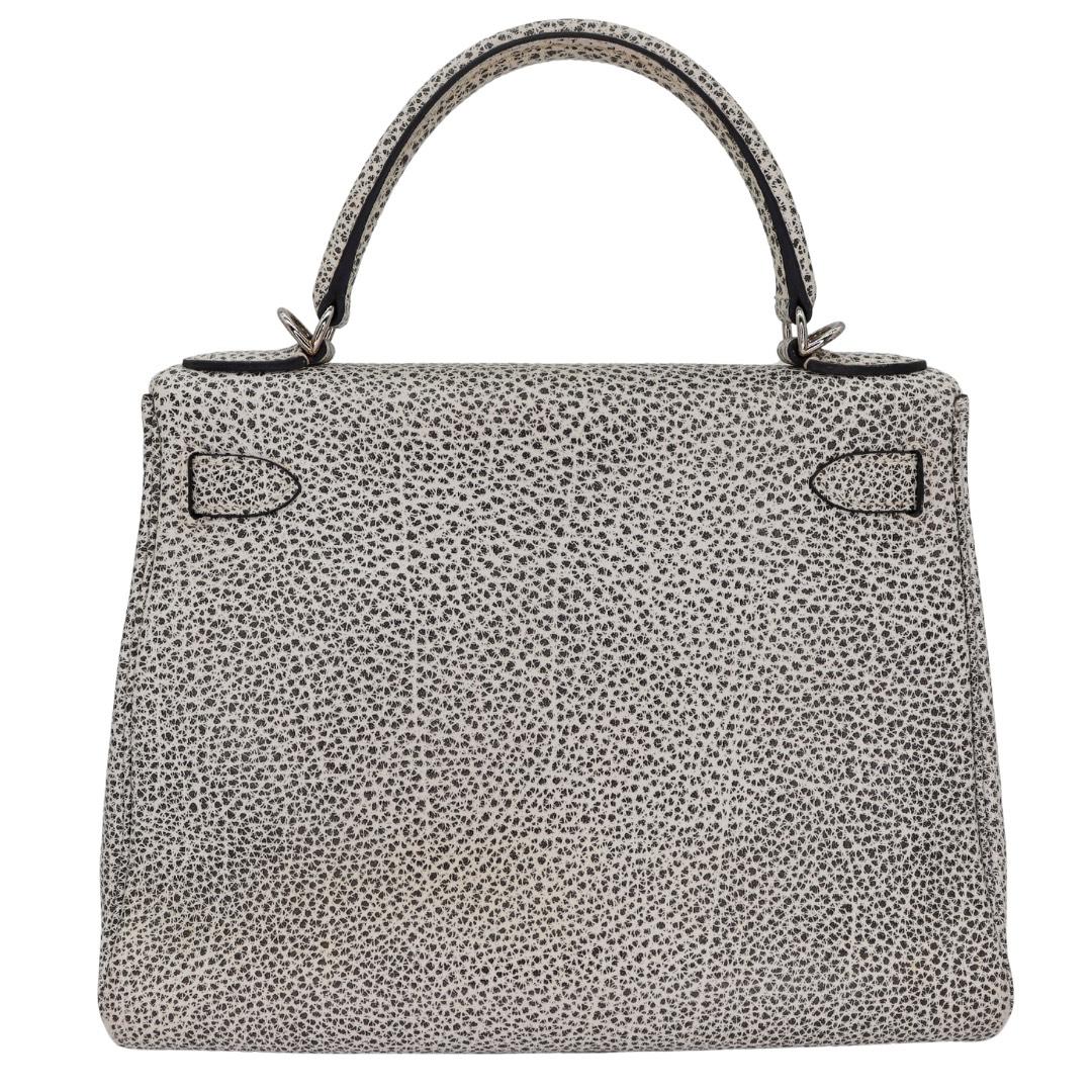 Hermès 28cm Kelly Retourne Dálmata Búfalo Cuero Palladium Hardware Gris