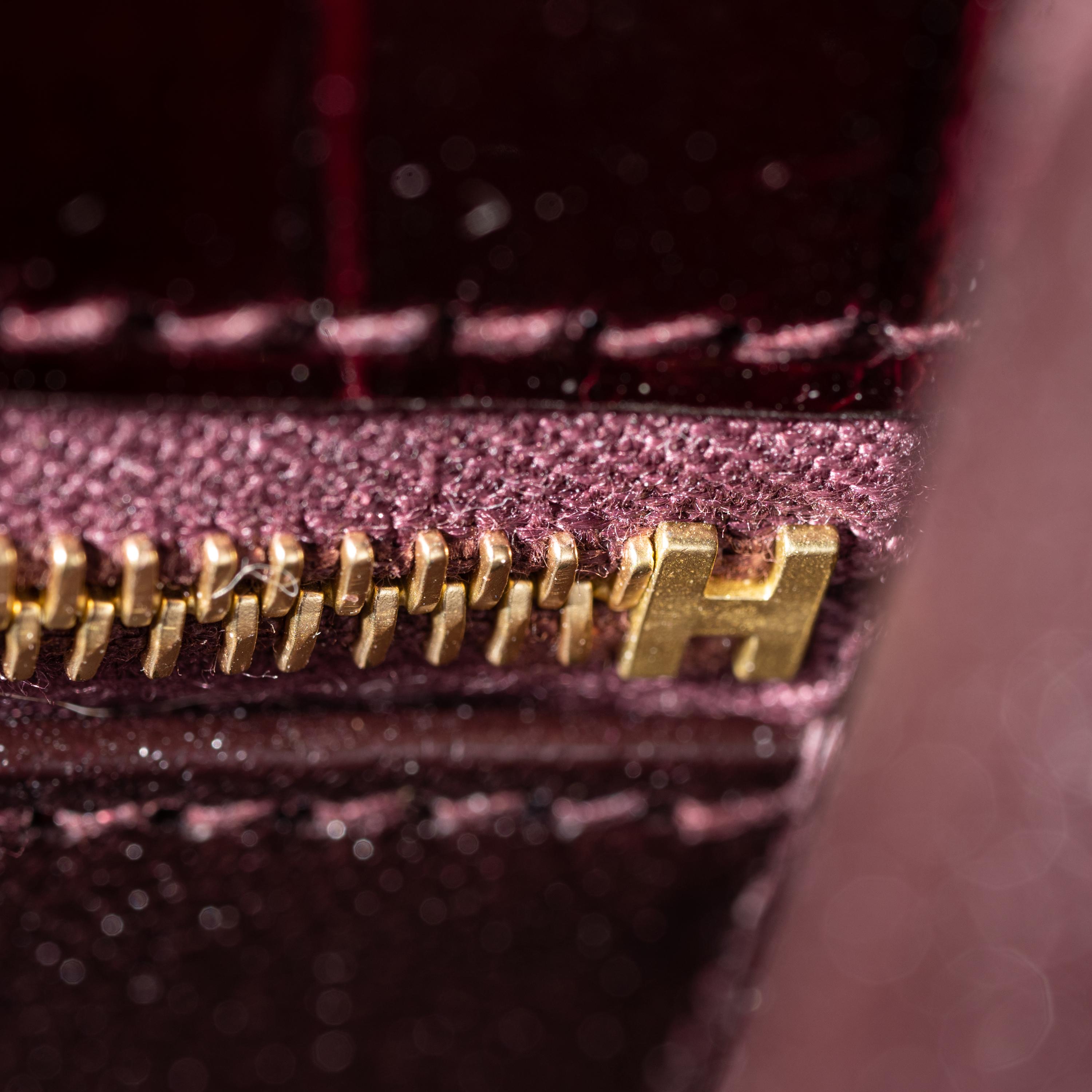 Hermès 28cm Kelly Sellier Bordeaux Shiny Nilo Gold Hardware 2022 10