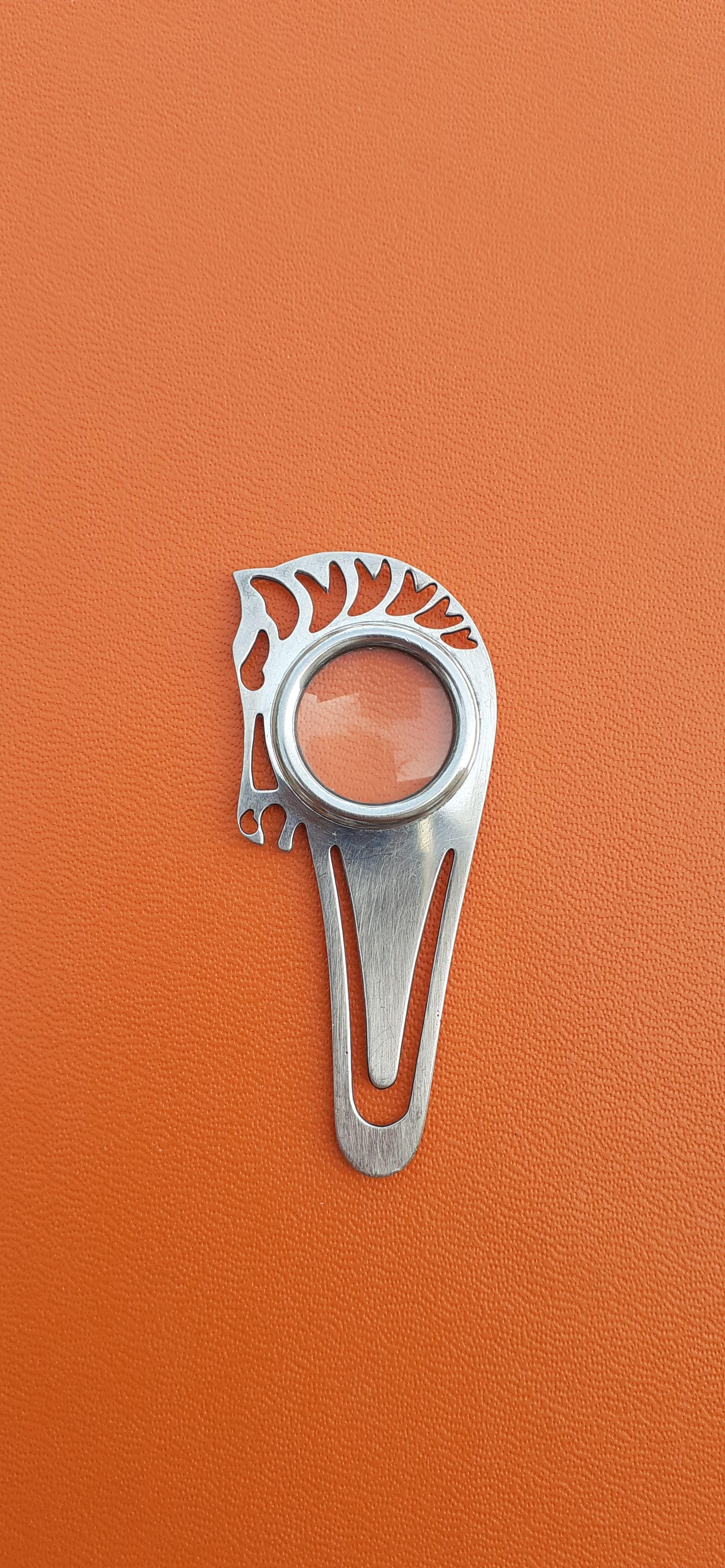 Gray Hermès 3 functions Paperclip Magnifying Glass Bookmark Horse Pattern in Metal For Sale