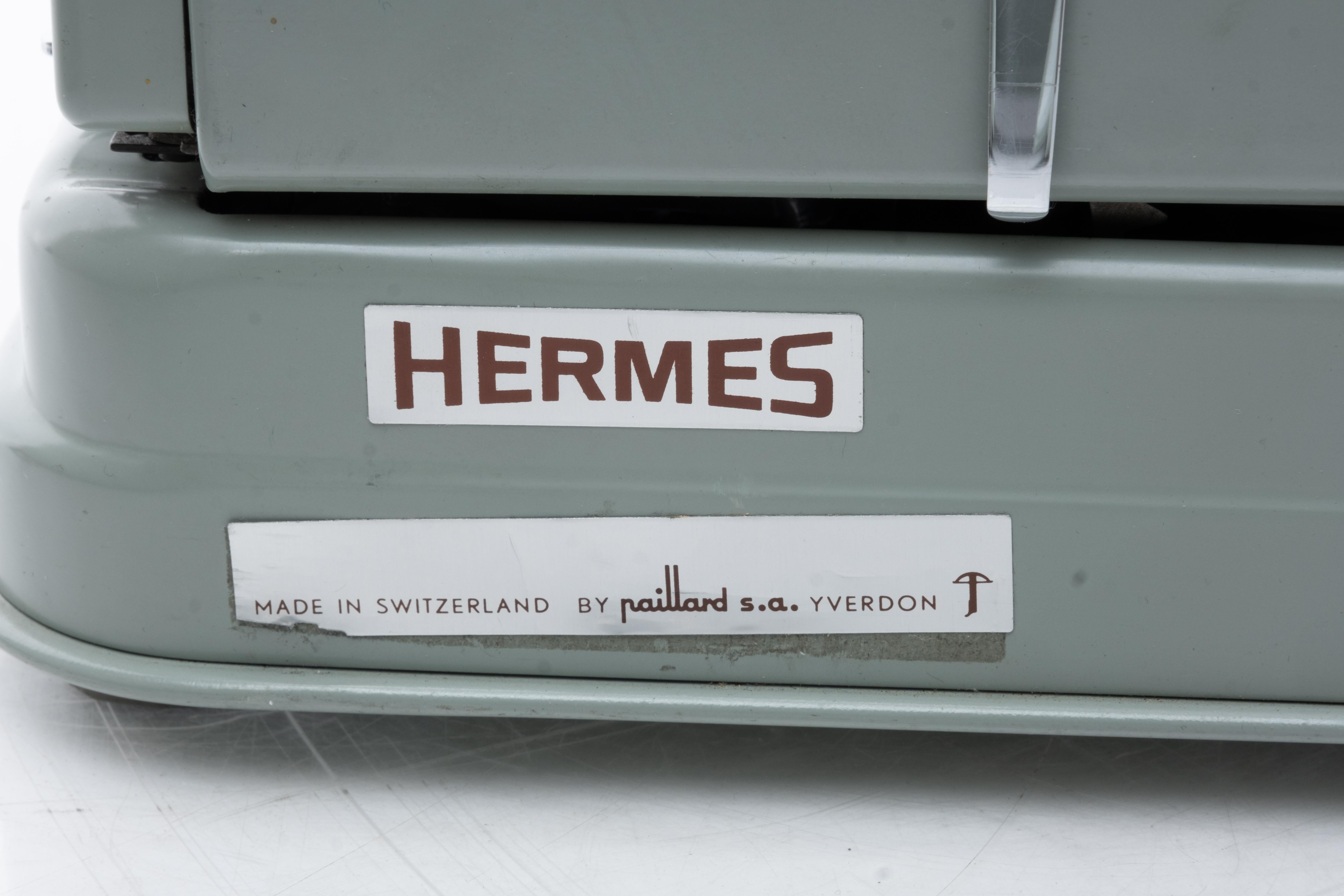 Hermes 3000 Portable Typewriter 1962 Sea Foam Case 4