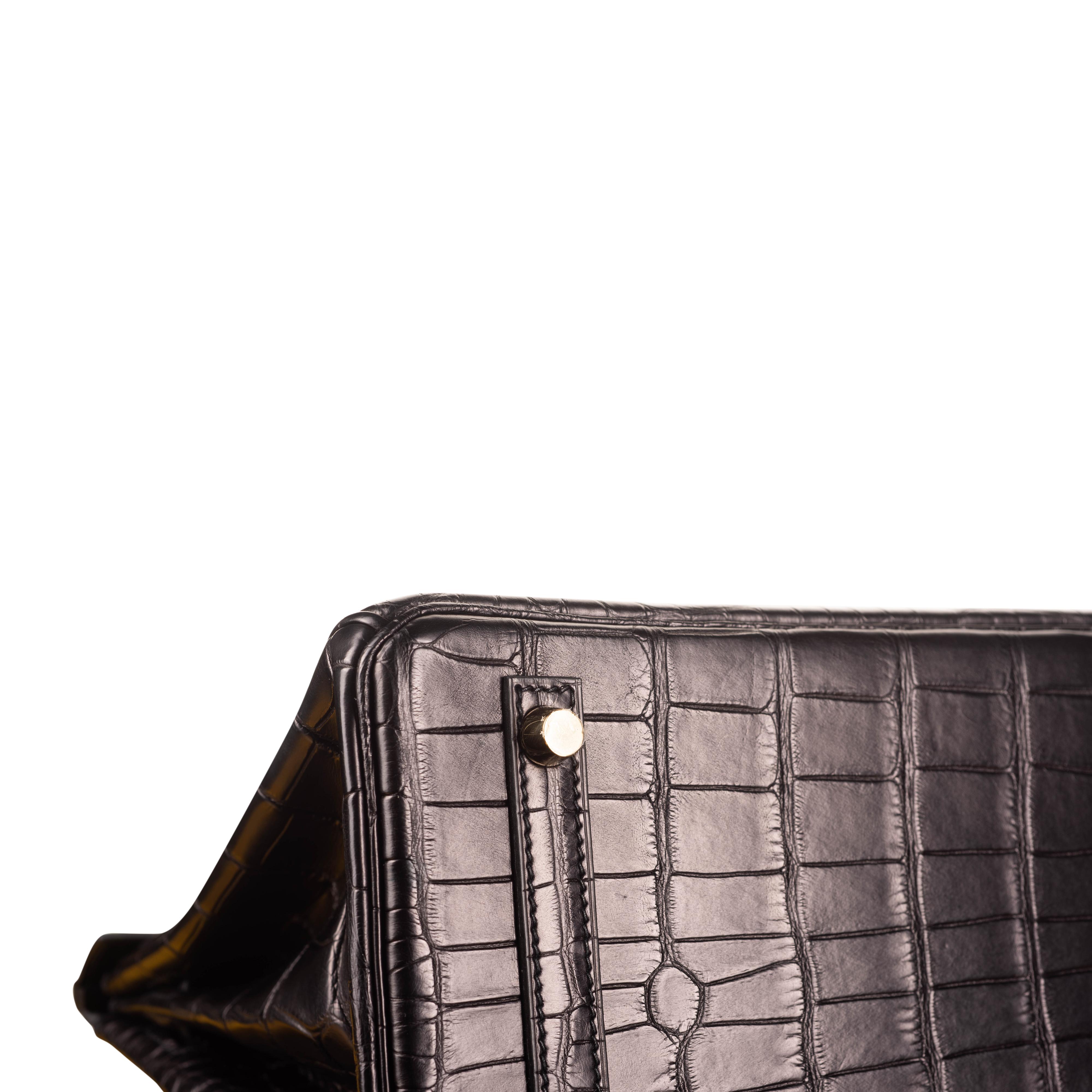 Hermès 30cm Birkin Black Matte Alligator Gold Hardware 2022 4