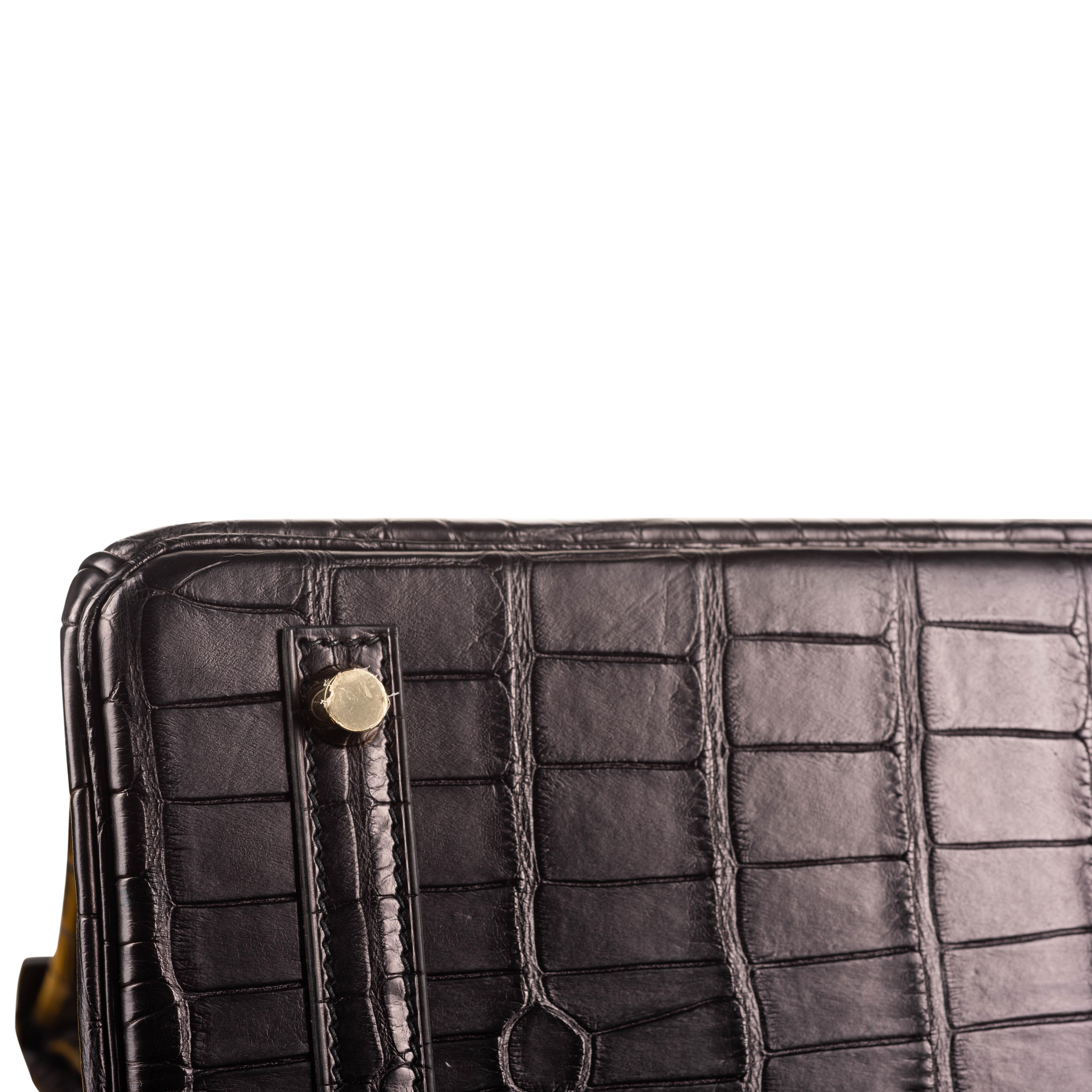 Hermès 30cm Birkin Black Matte Alligator Gold Hardware 2022 5