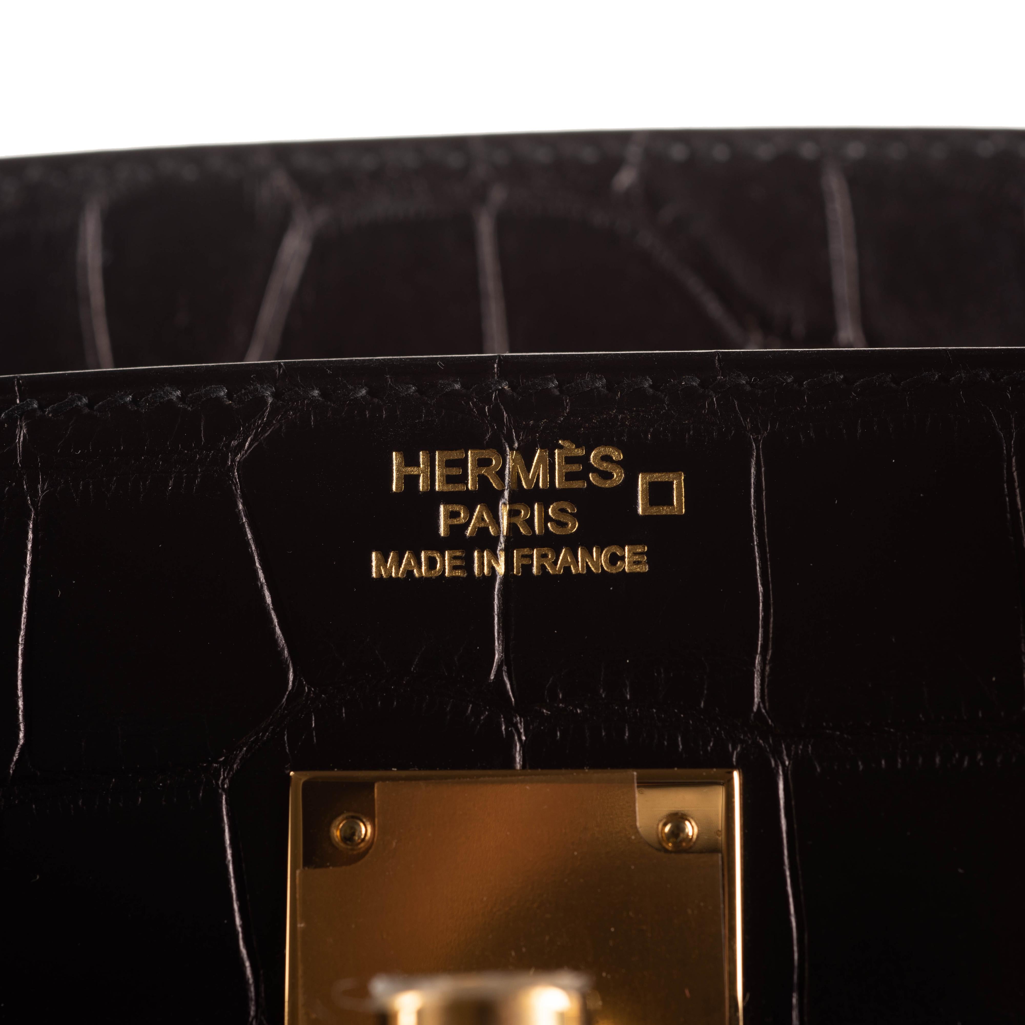 Hermès 30cm Birkin Black Matte Alligator Gold Hardware 2022 8