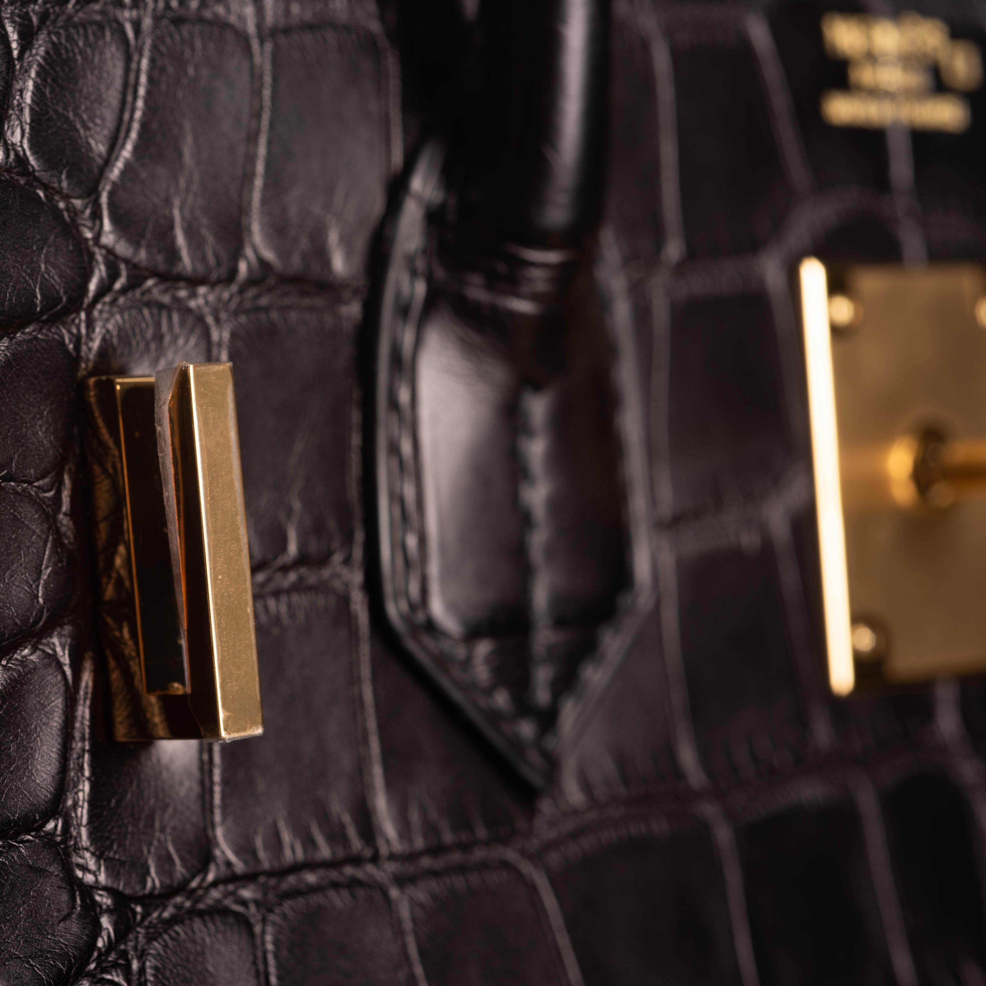 Hermès 30cm Birkin Black Matte Alligator Gold Hardware 2022 10