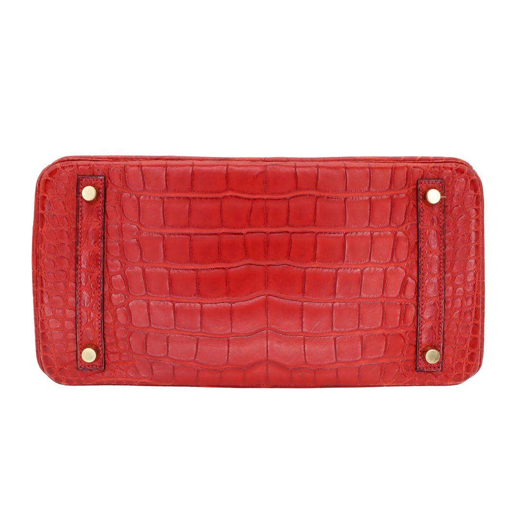 Women's or Men's Hermès 30cm Birkin Verso Rouge H/Orange Poppy Matte Alligator Gold Hardware For Sale