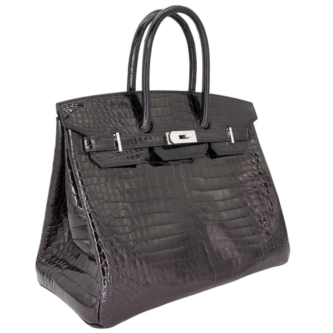 Brand: Hermès
Style: Birkin
Size: 35cm
Color: Black
Material:Shiny Porosus Crocodile
Hardware: White Gold Diamond Hardware
Dimensions: 13.75