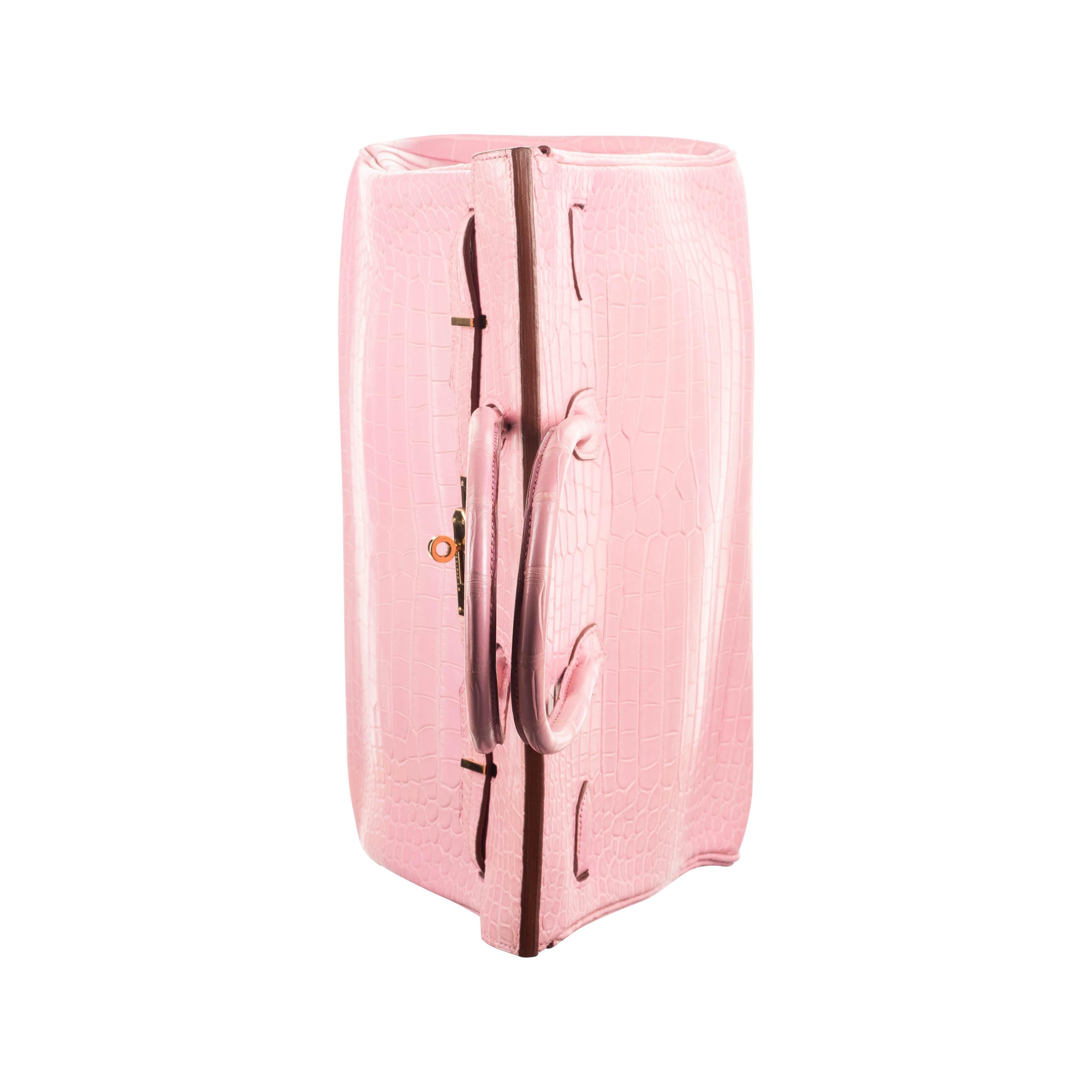 Rosa Hermès 35cm Birkin Bubblegum Matte Alligator Gold Hardware 2011