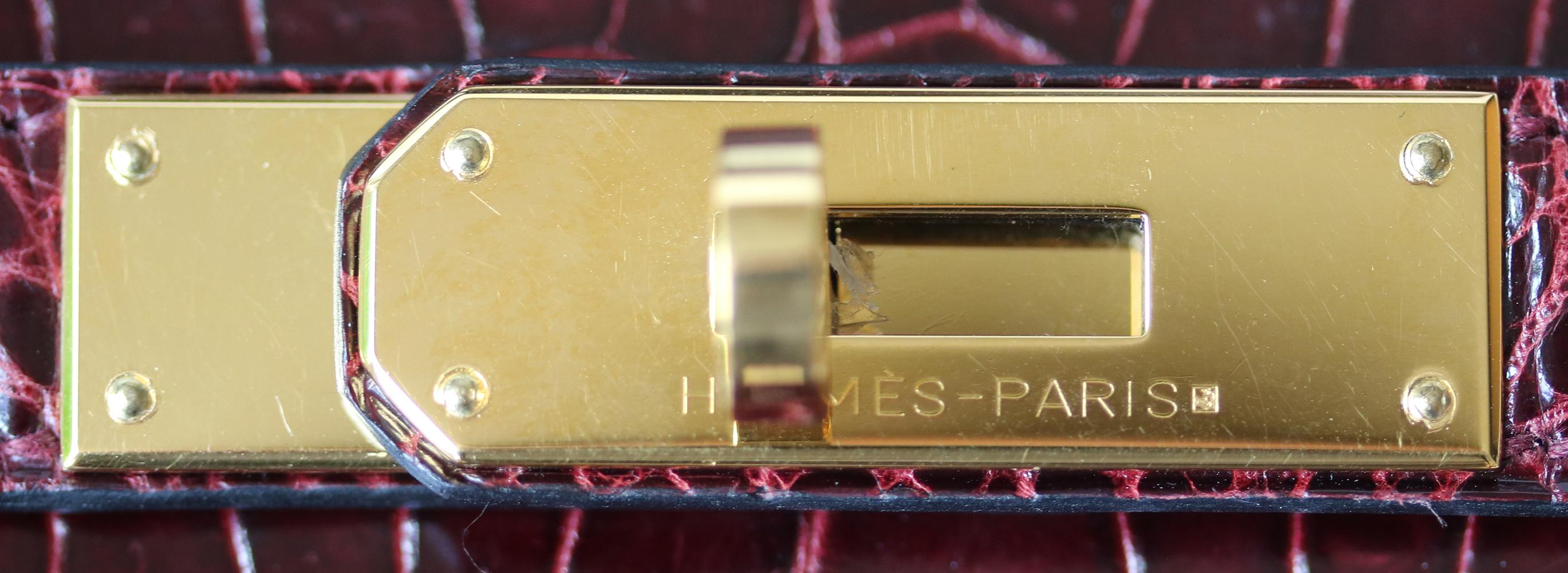 Women's Hermès 35cm Burgundy Porosus Crocodile Gold H/W Birkin Bag 