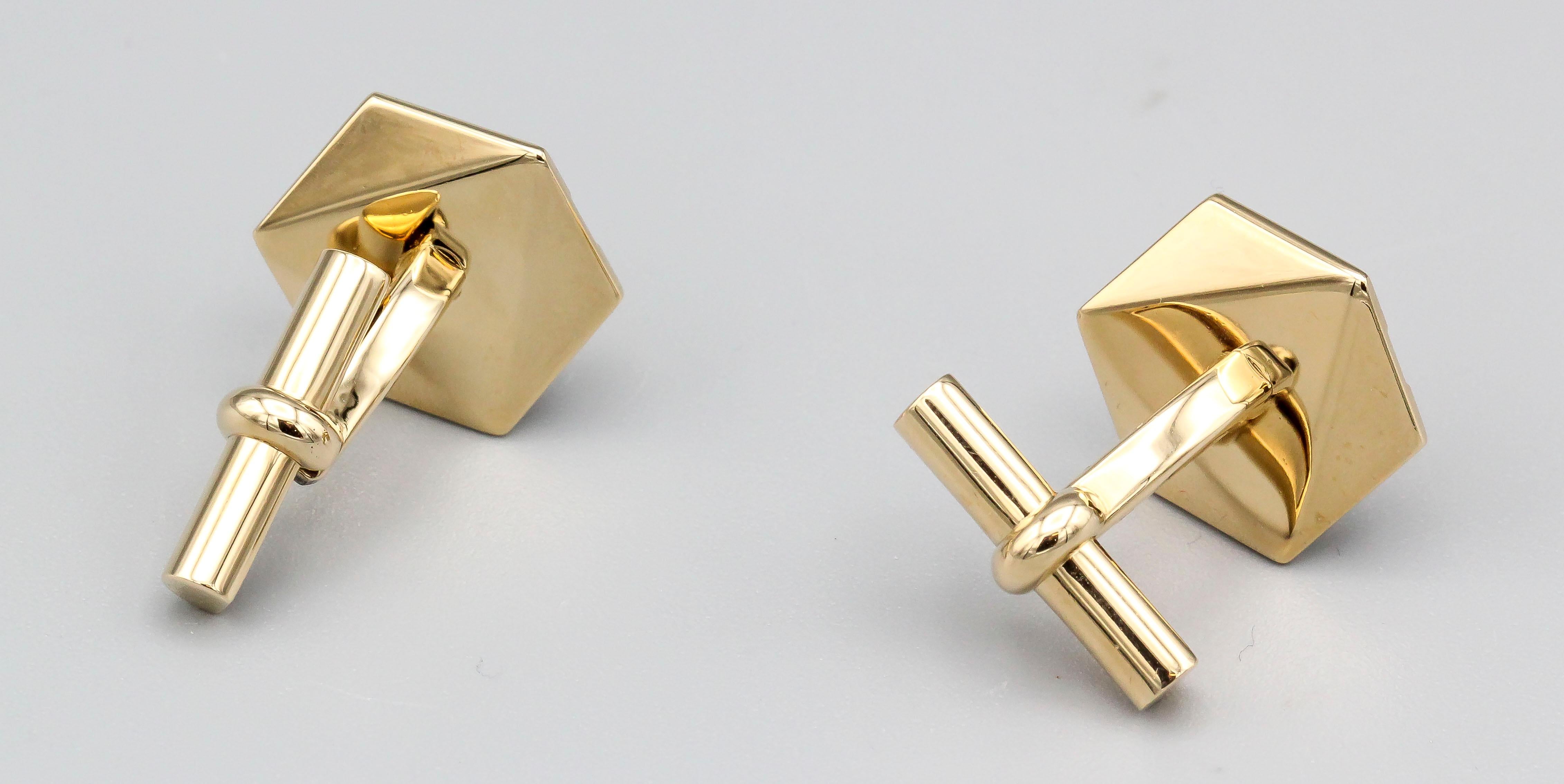 Contemporary Hermes 3D Cube 18 Karat Gold Cufflinks